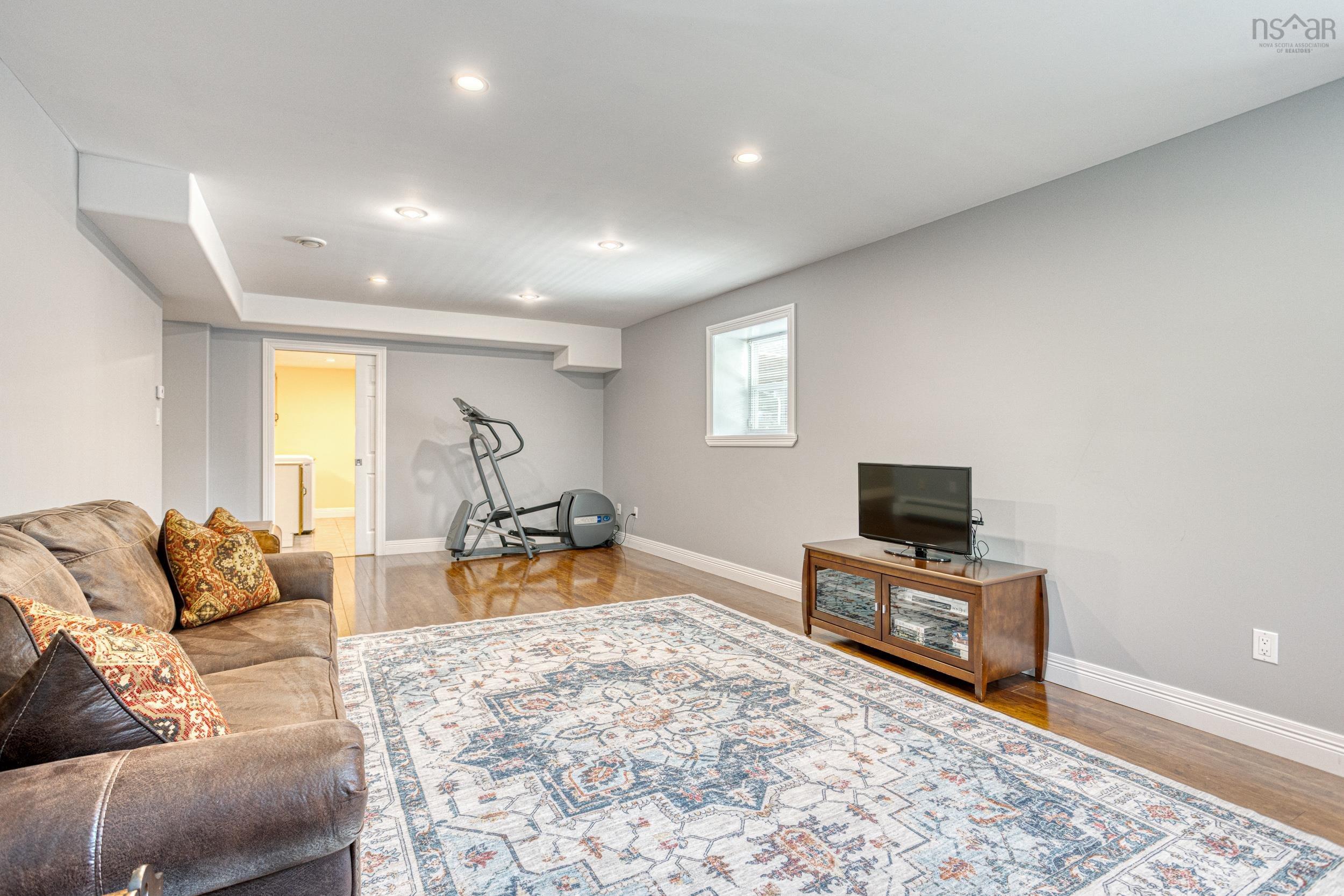 $850,000.00: 55 SUMMIT Crescent, Upper Tantallon