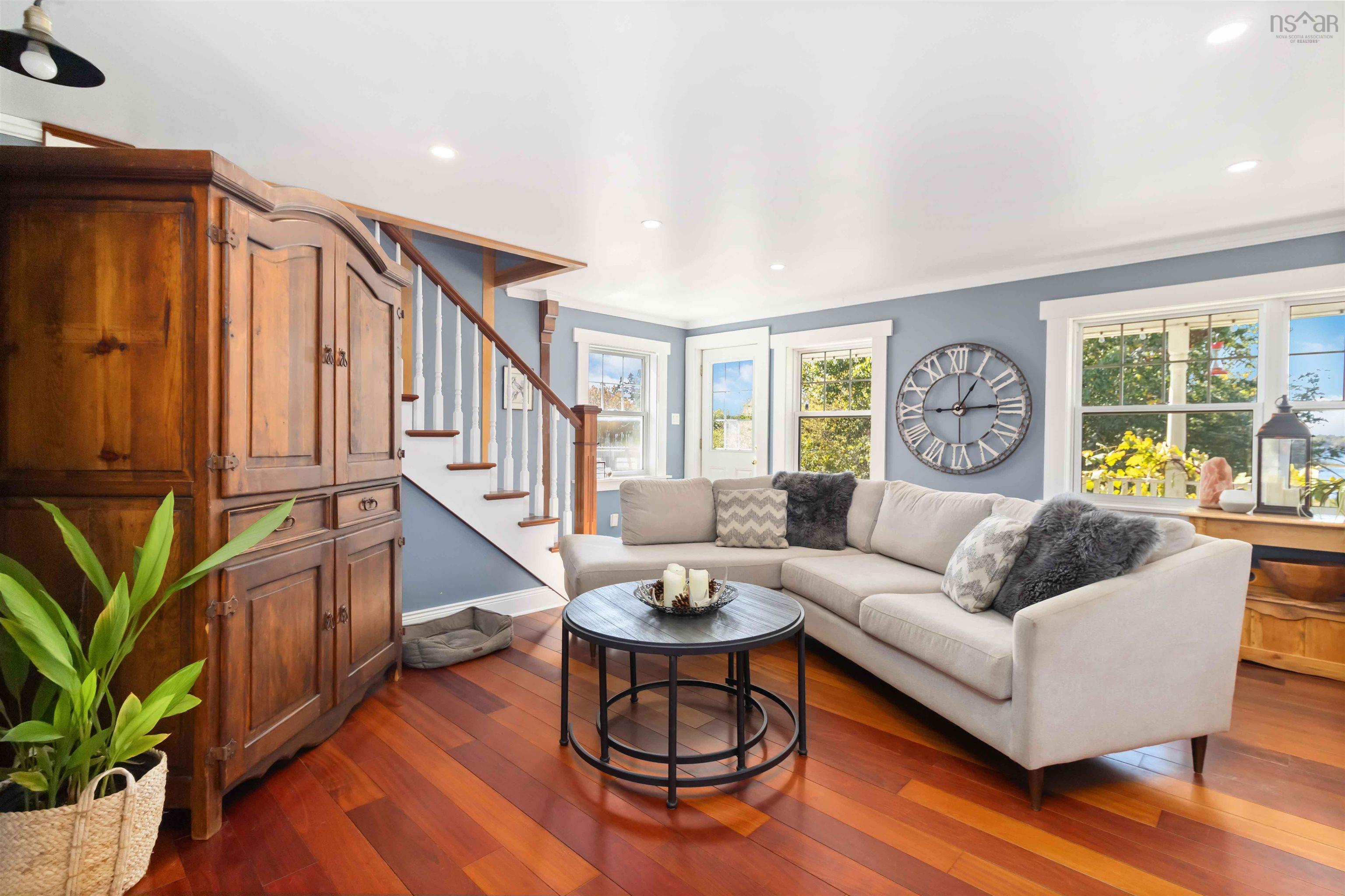 $1,100,000.00: 8981 Highway 331, Voglers Cove