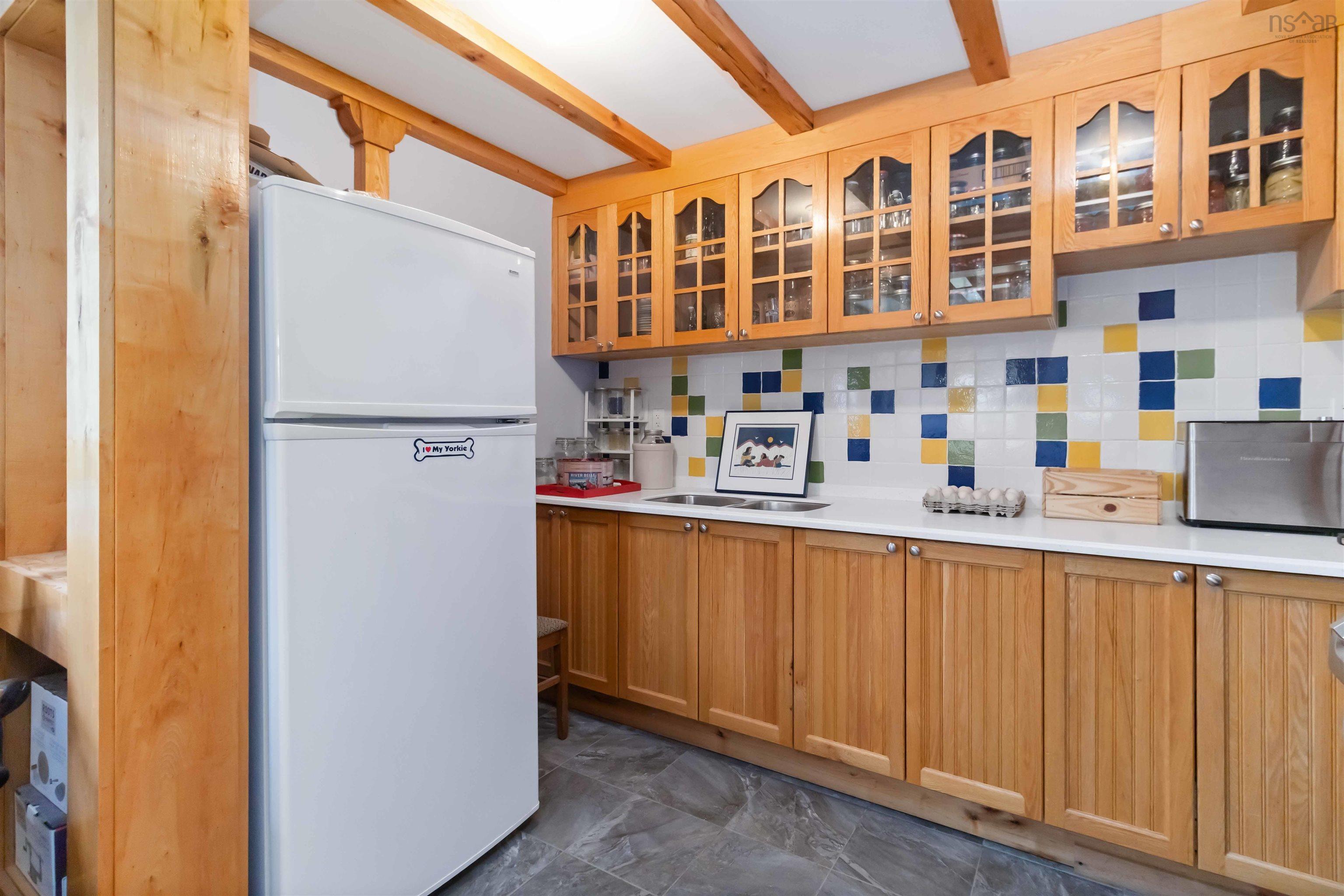 $1,100,000.00: 8981 Highway 331, Voglers Cove