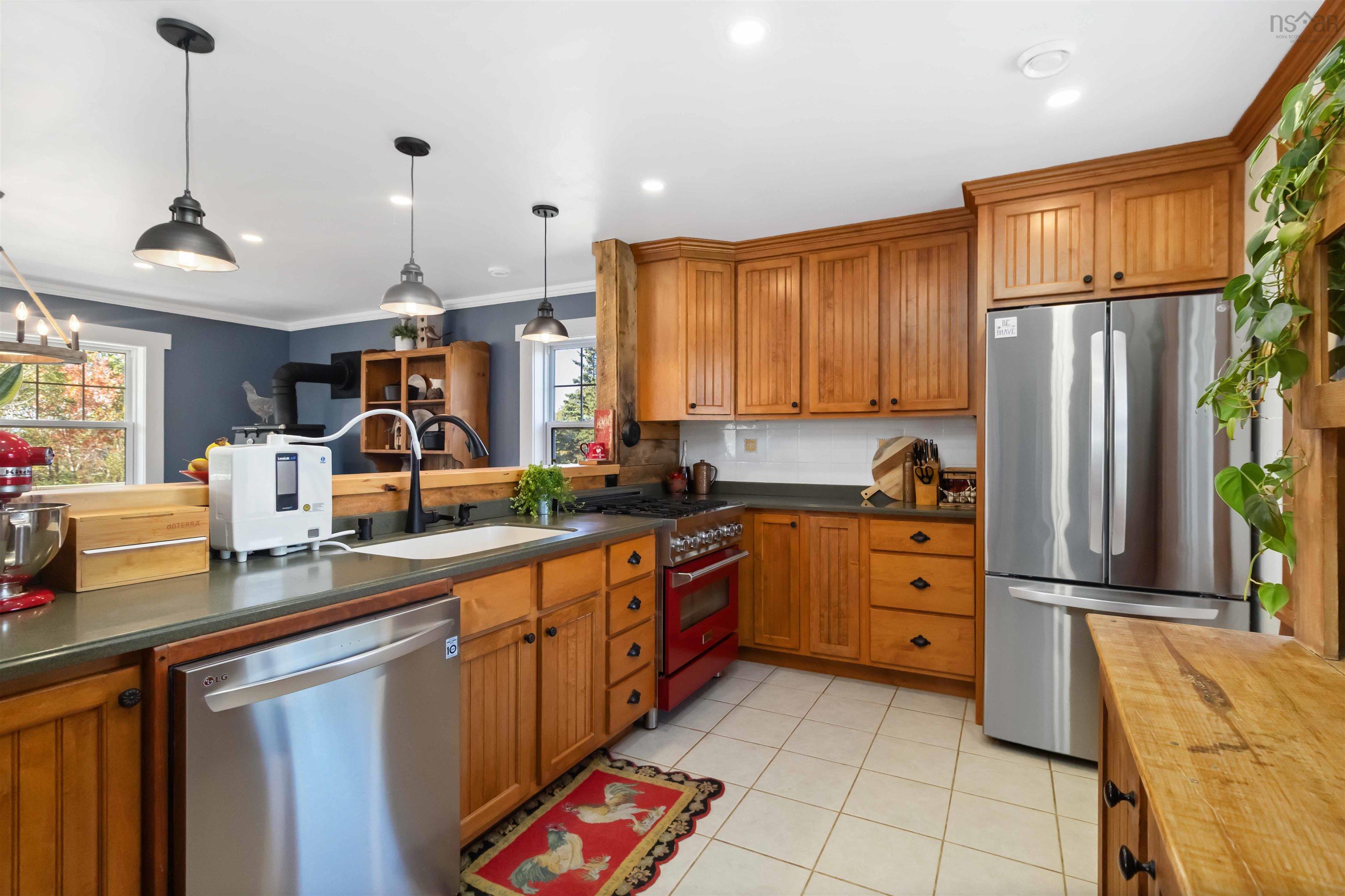 $1,100,000.00: 8981 Highway 331, Voglers Cove