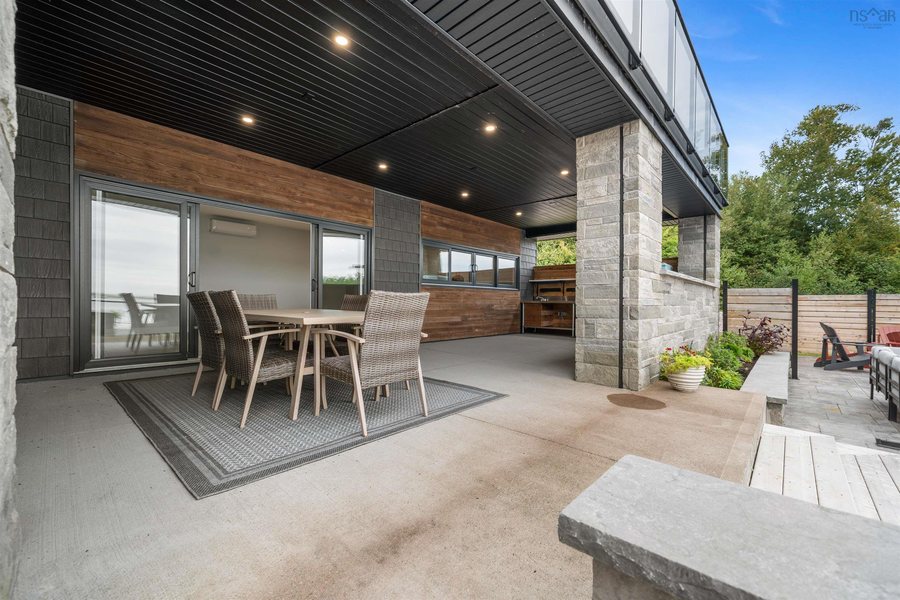 $1,745,000.00: 41 Rose Heath Lane, Little Harbour