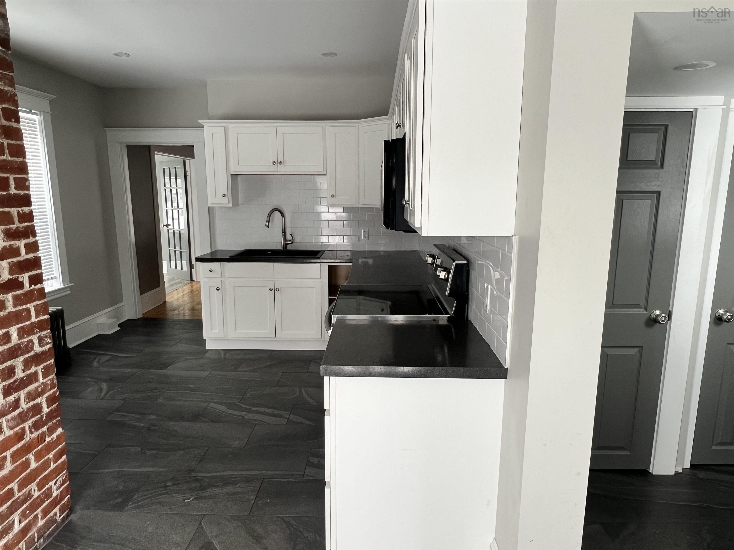 $279,000.00: 18 Claremont Avenue, Stellarton