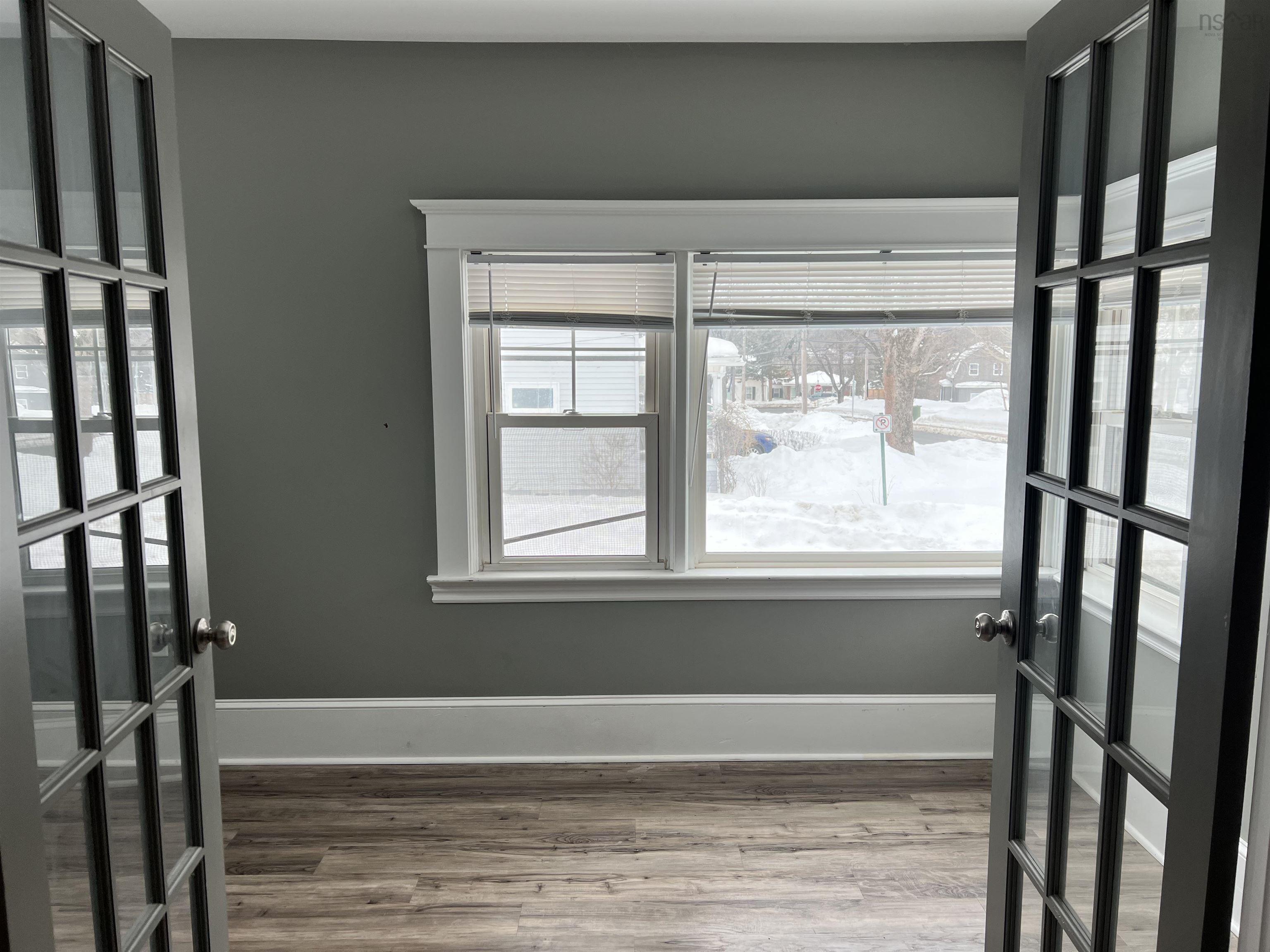 $279,000.00: 18 Claremont Avenue, Stellarton