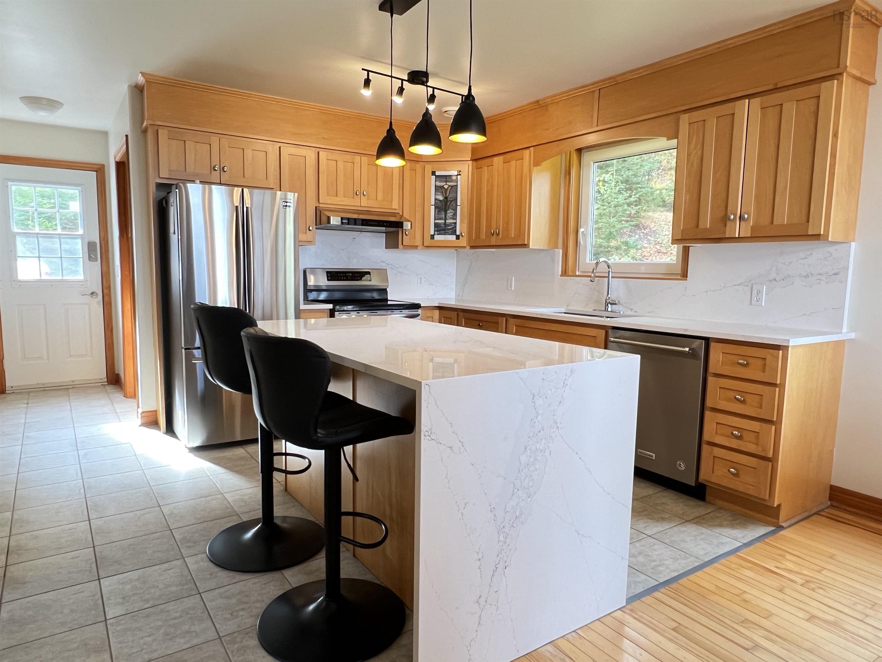 $449,000.00: 366 Lakeshore Drive, Irish Cove