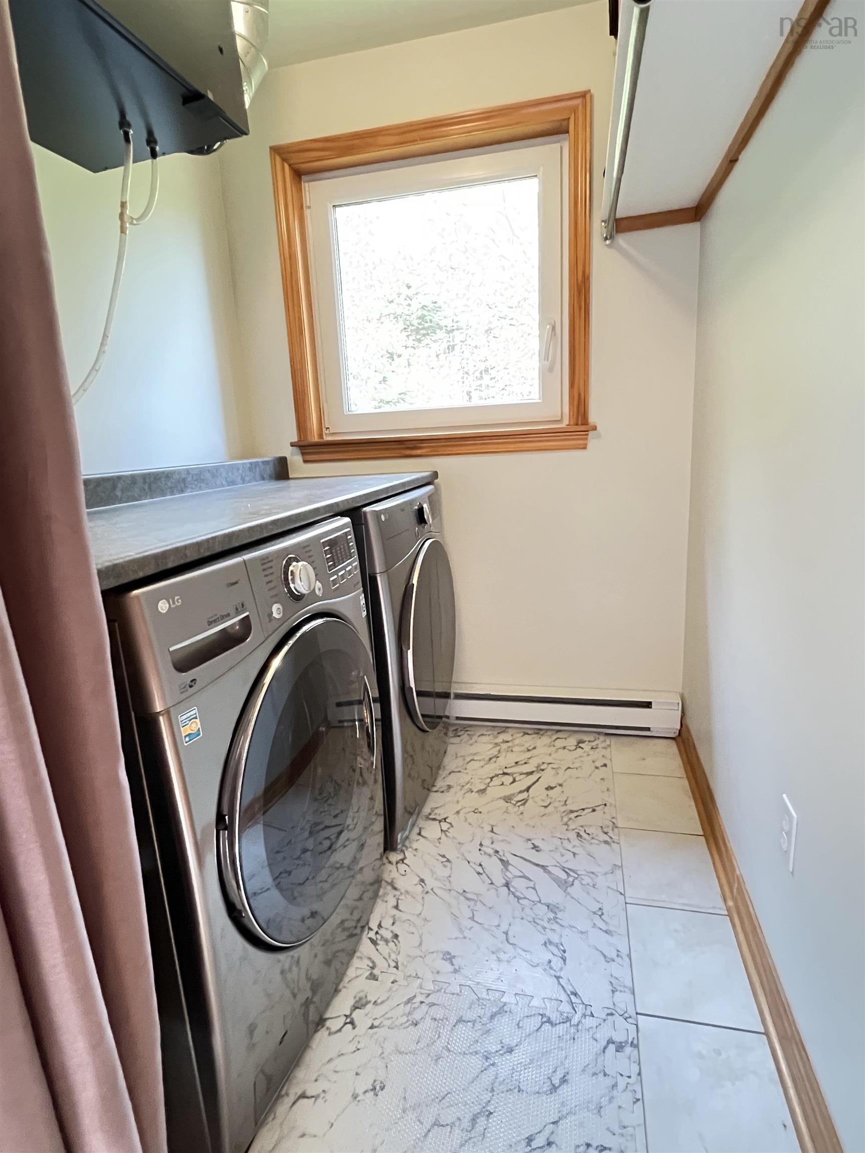 $449,000.00: 366 Lakeshore Drive, Irish Cove