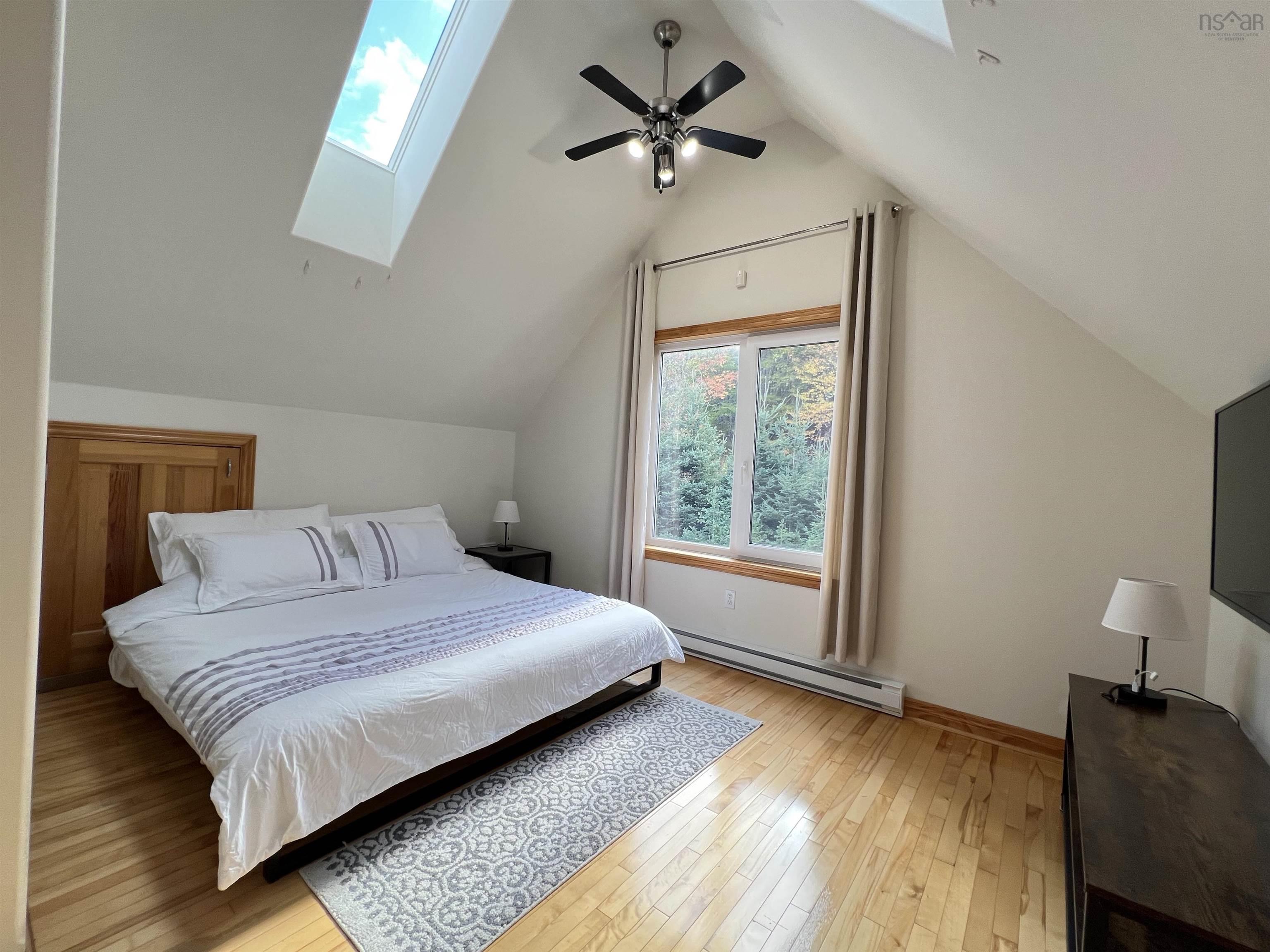 $449,000.00: 366 Lakeshore Drive, Irish Cove