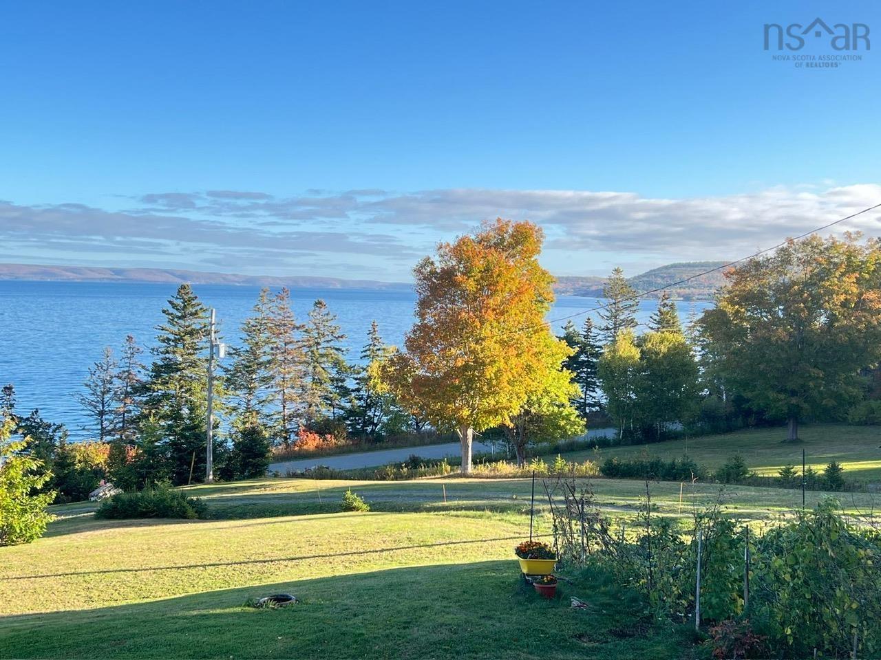 $449,000.00: 366 Lakeshore Drive, Irish Cove