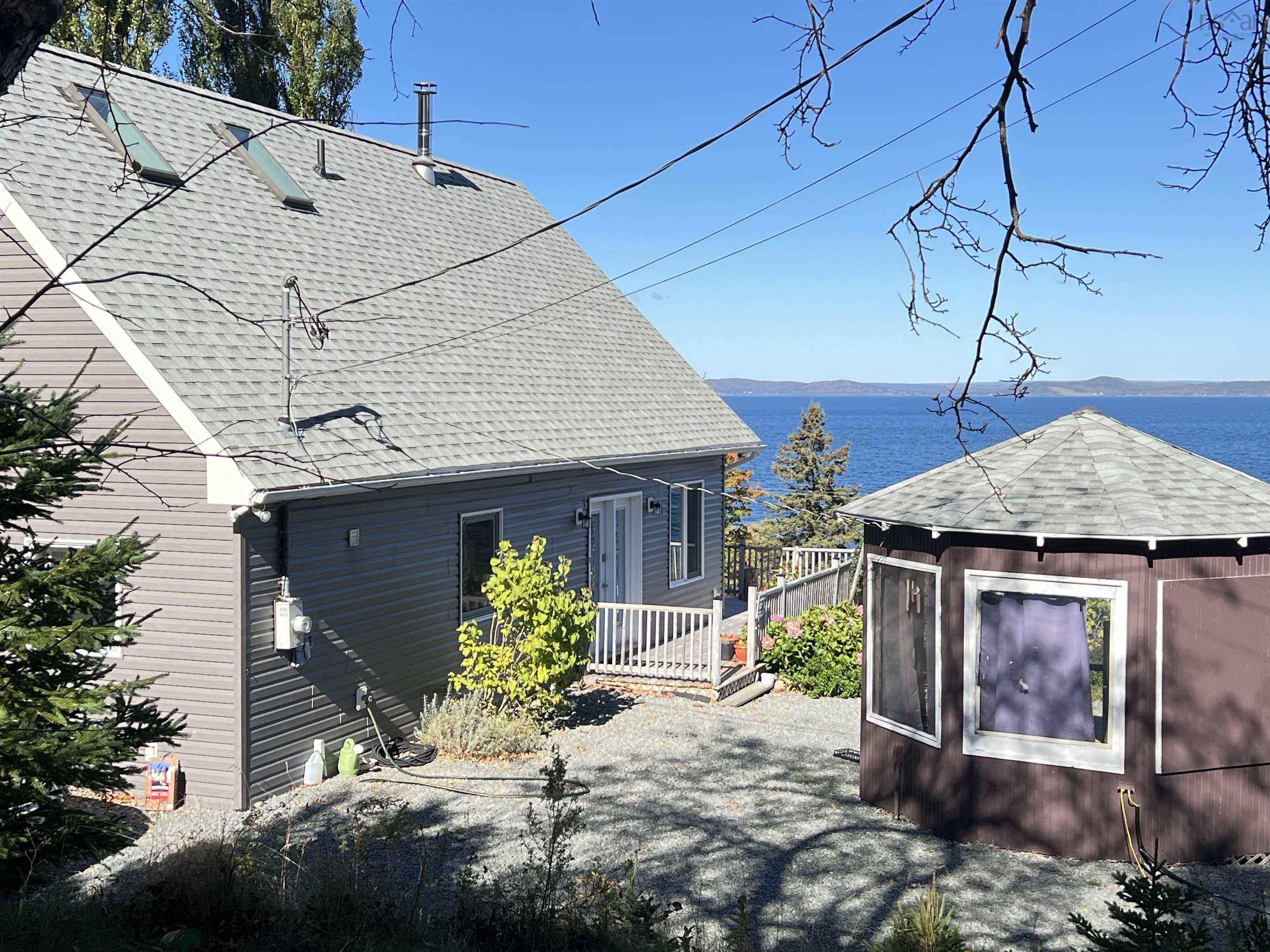 $449,000.00: 366 Lakeshore Drive, Irish Cove