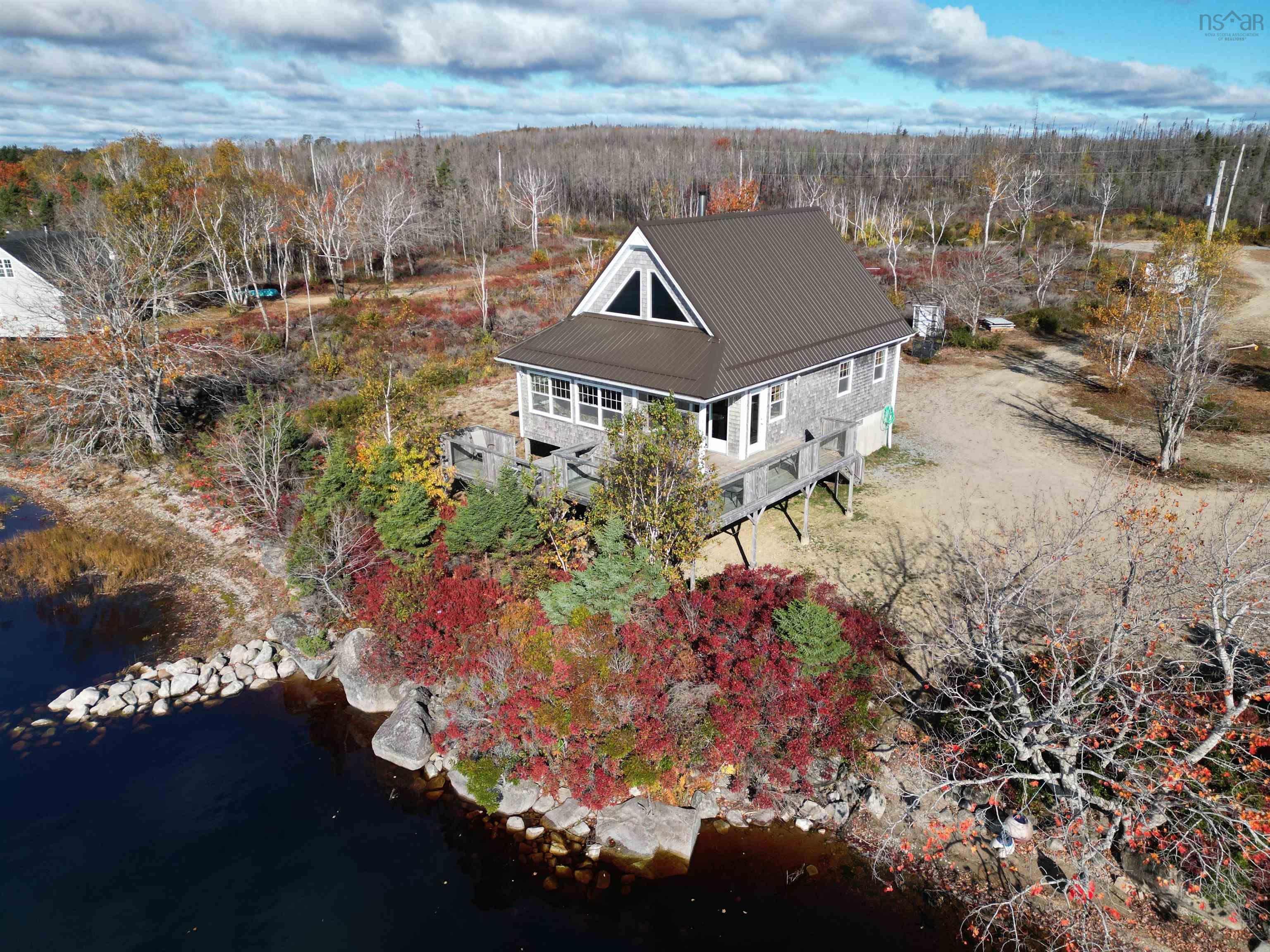 $425,000.00: 337 Goose Lake, Goose Lake
