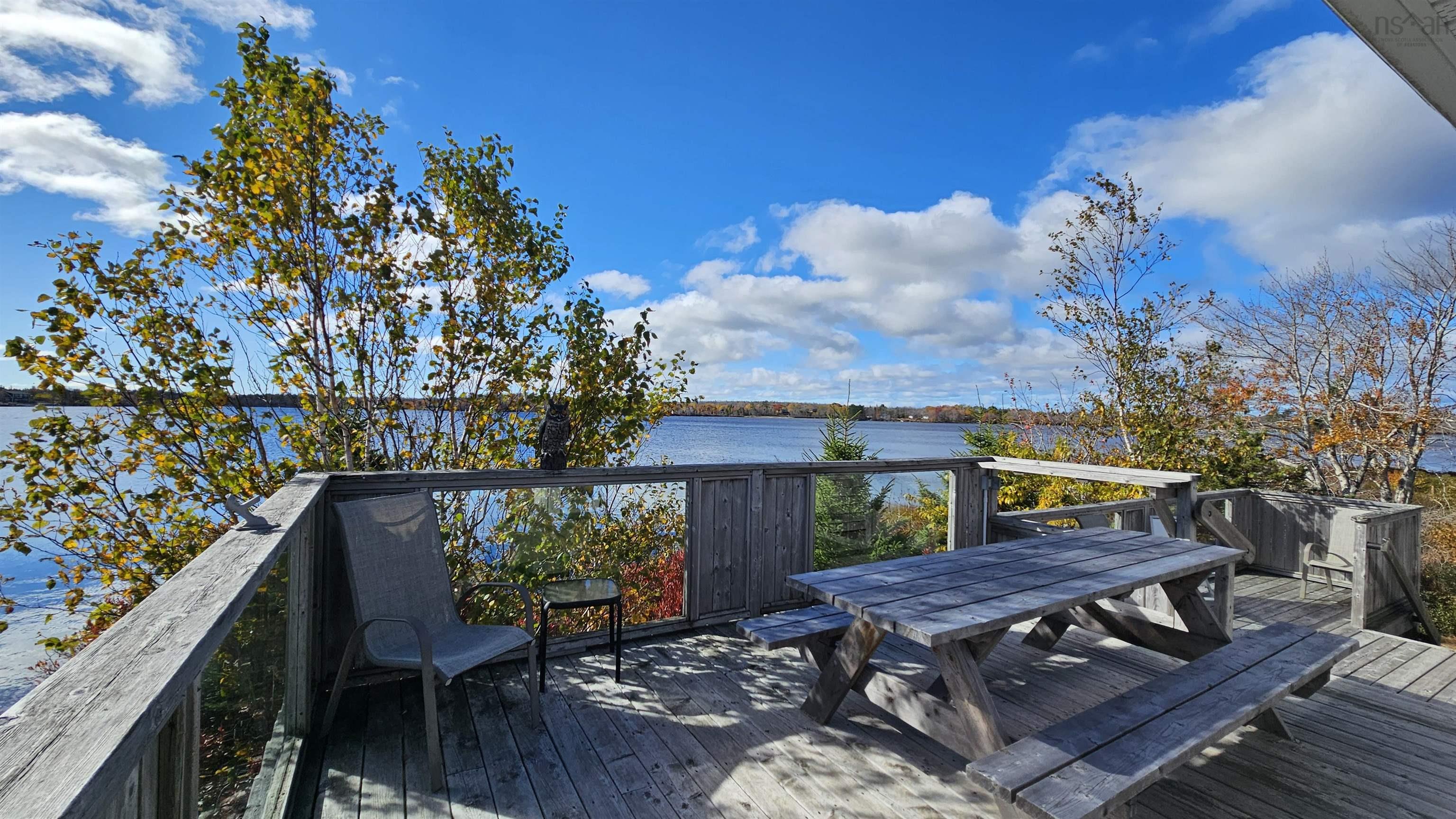 $425,000.00: 337 Goose Lake, Goose Lake