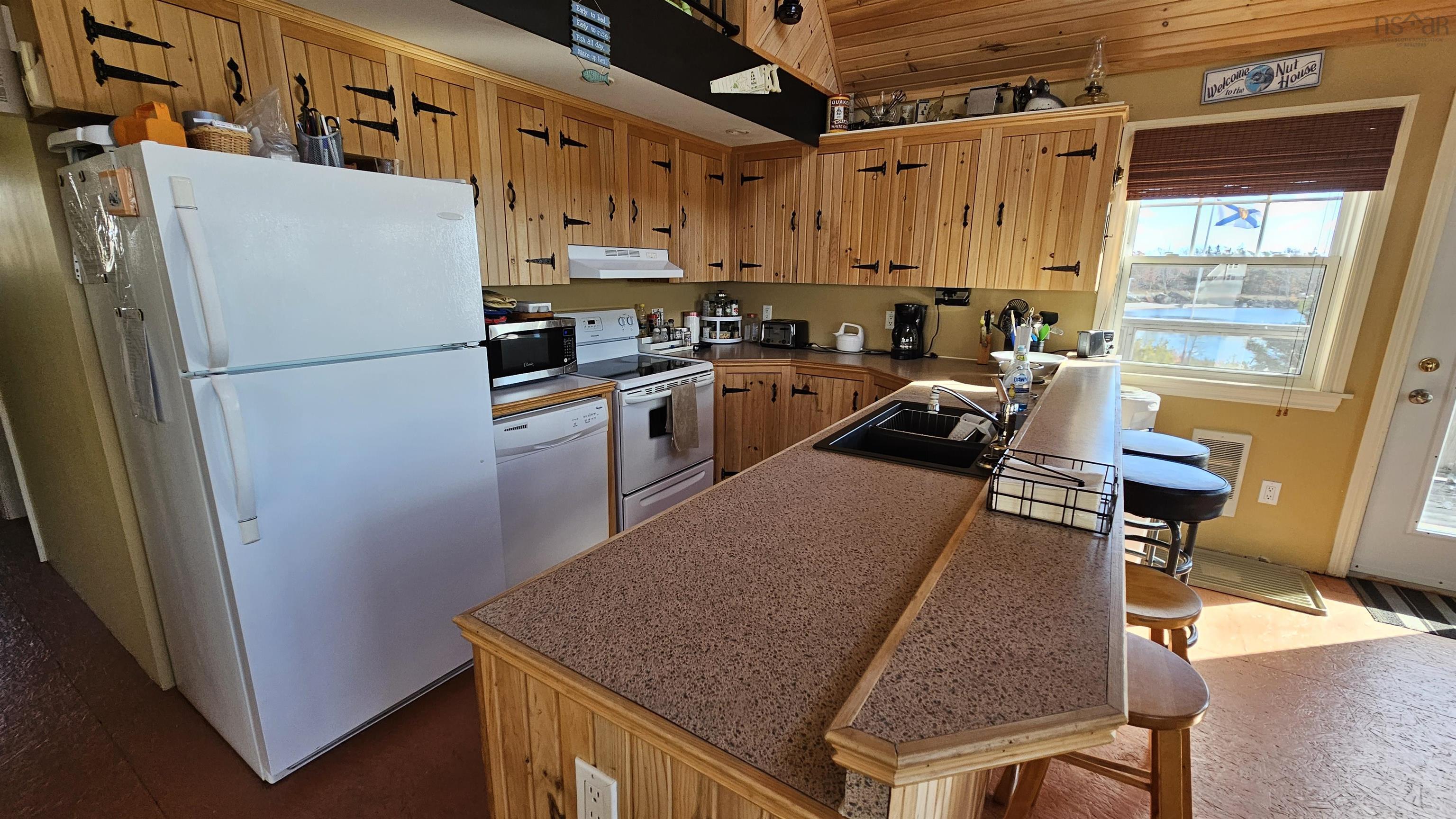 $425,000.00: 337 Goose Lake, Goose Lake