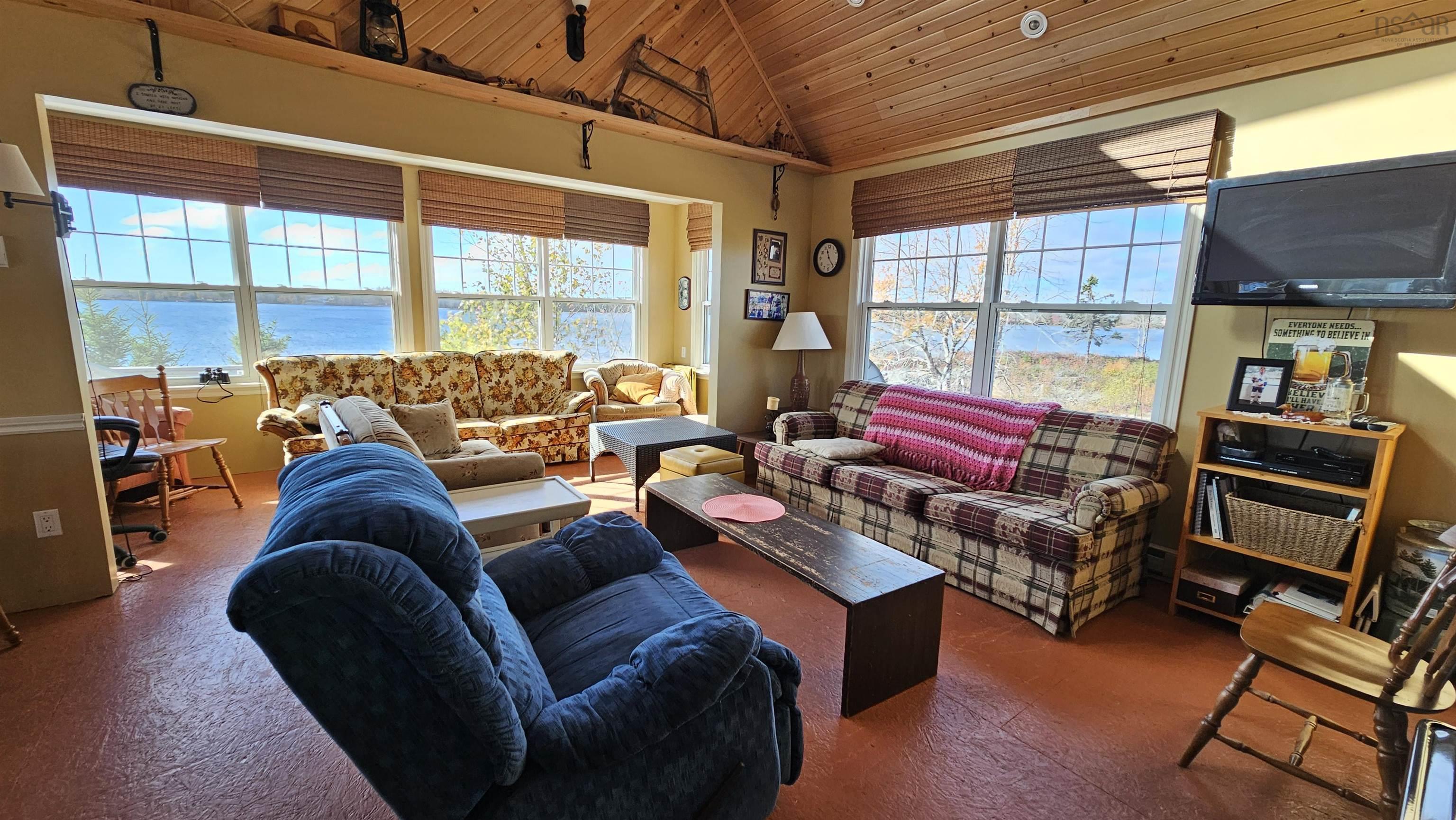 $425,000.00: 337 Goose Lake, Goose Lake