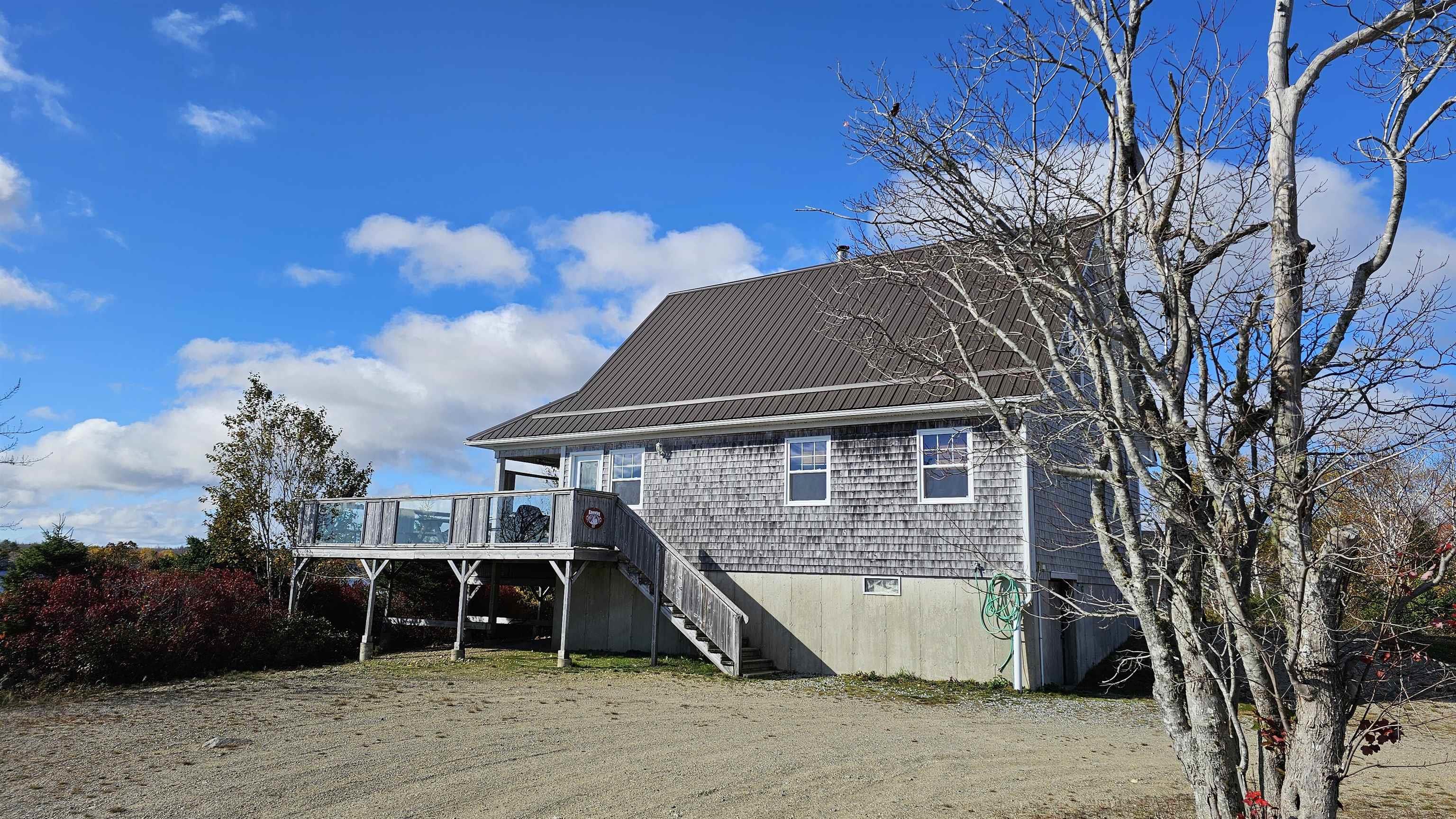 $425,000.00: 337 Goose Lake, Goose Lake