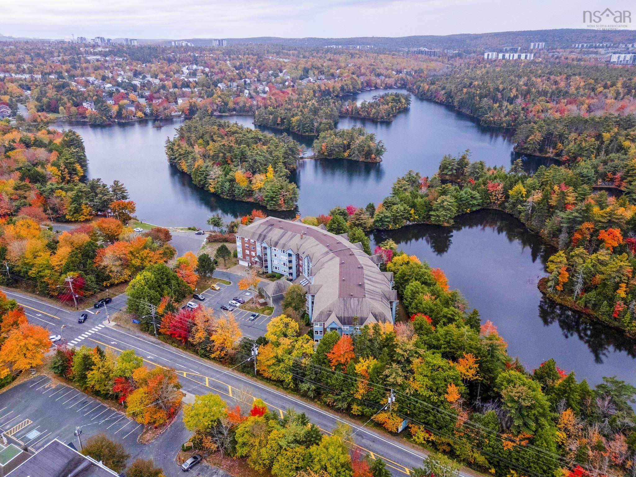 304 2 Lake Drive, Bedford, NS (MLS 202526164)