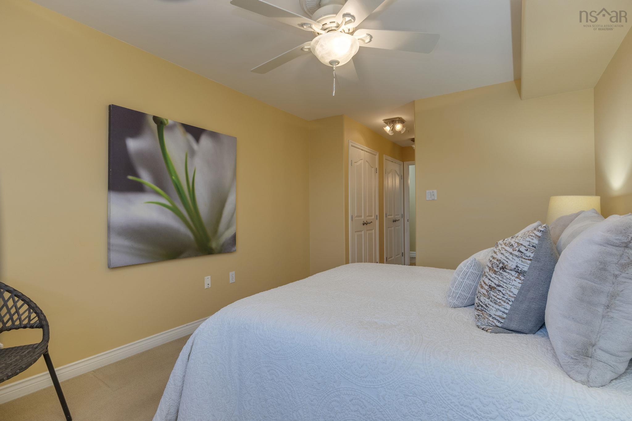 304 2 Lake Drive, Bedford, NS (MLS 202526164)