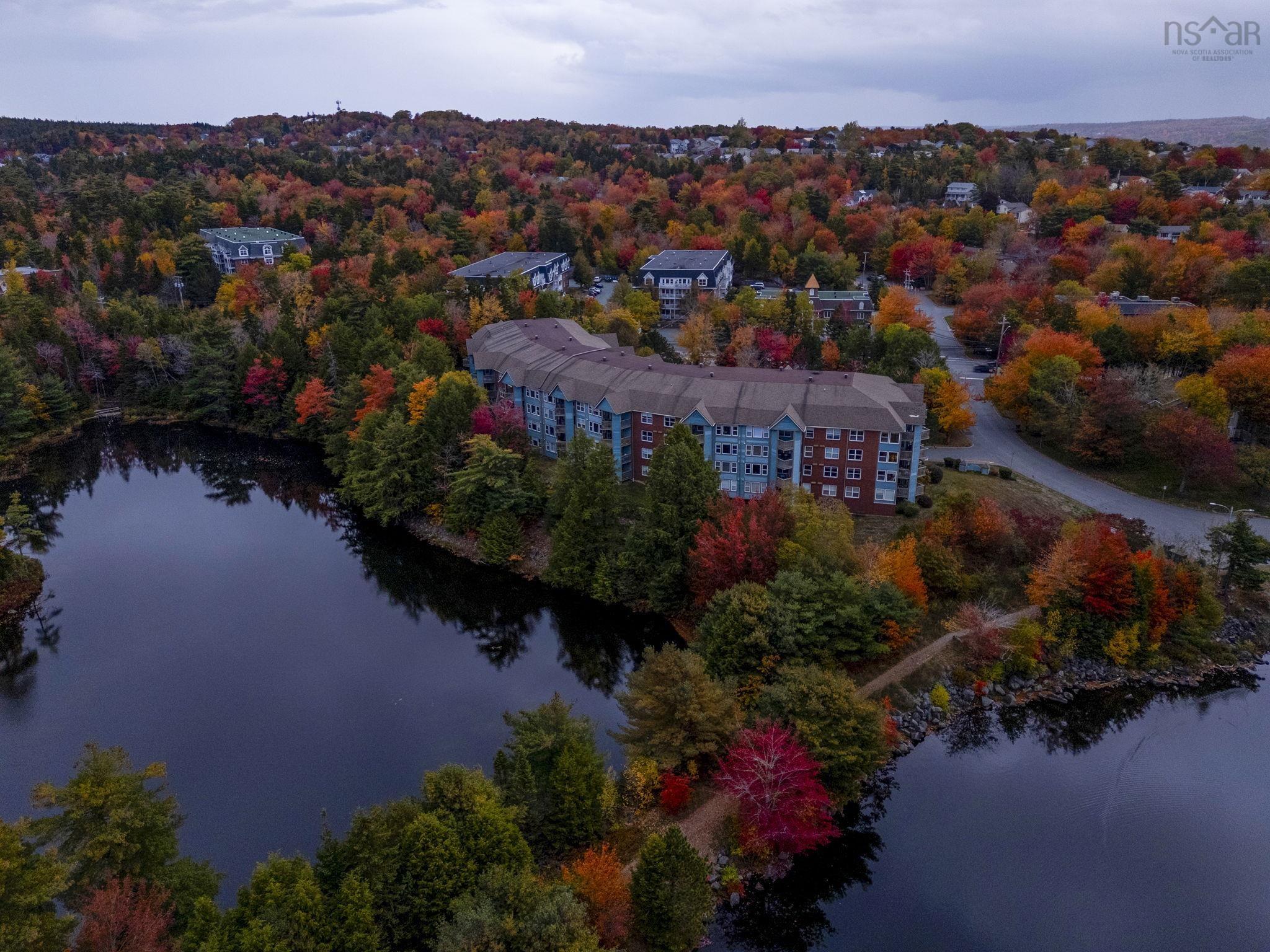 304 2 Lake Drive, Bedford, NS (MLS 202526164)