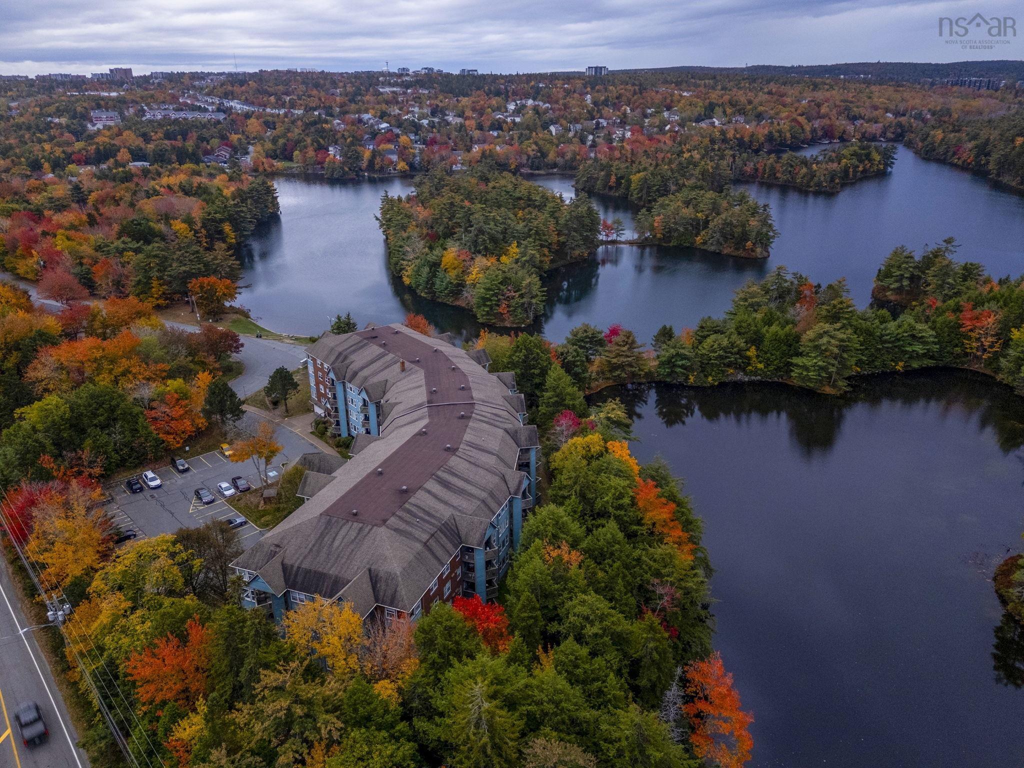 304 2 Lake Drive, Bedford, NS (MLS 202526164)