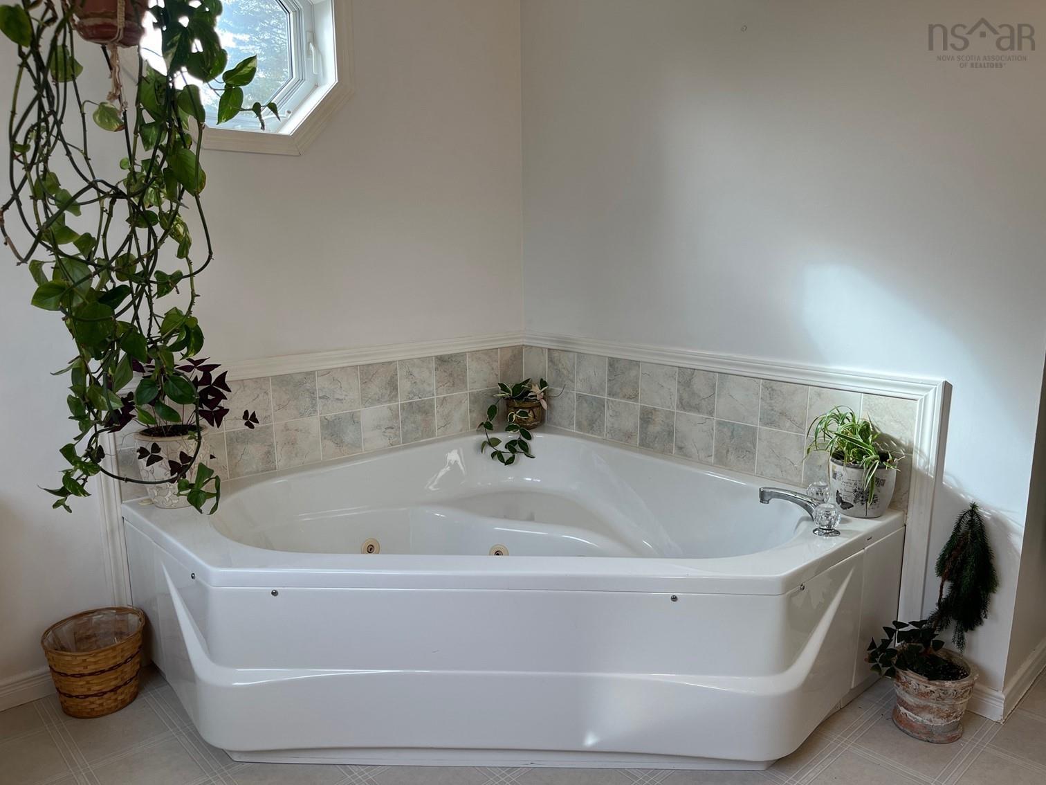 $449,900.00: 33 Kirk Road, Middle Stewiacke