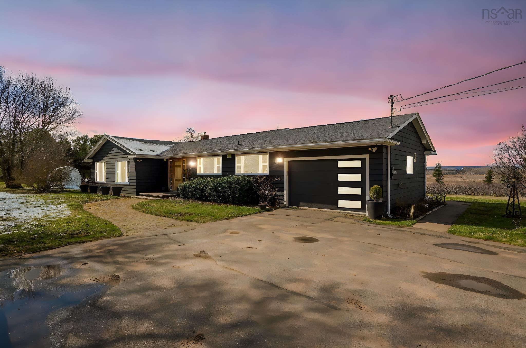 $899,900.00: 10165 Highway 1, Greenwich