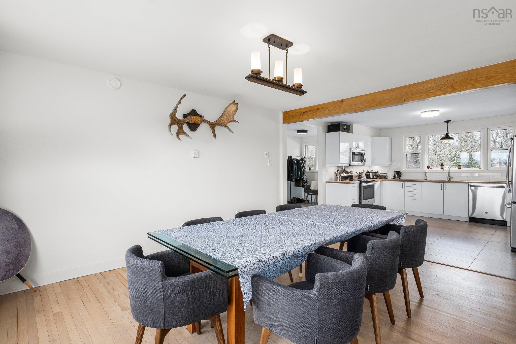 $899,900.00: 10165 Highway 1, Greenwich