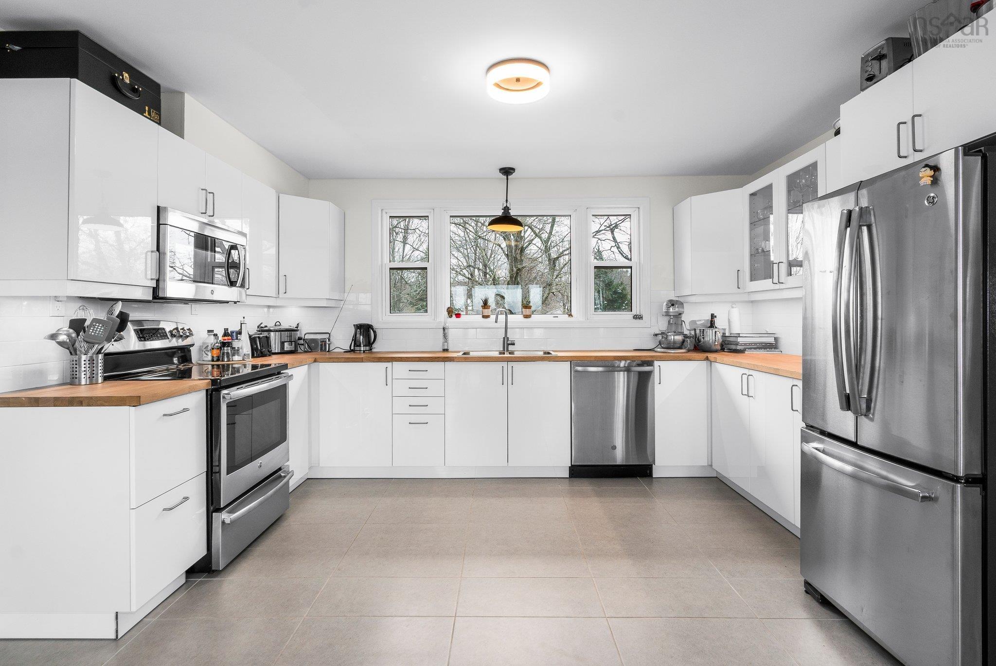 $899,900.00: 10165 Highway 1, Greenwich