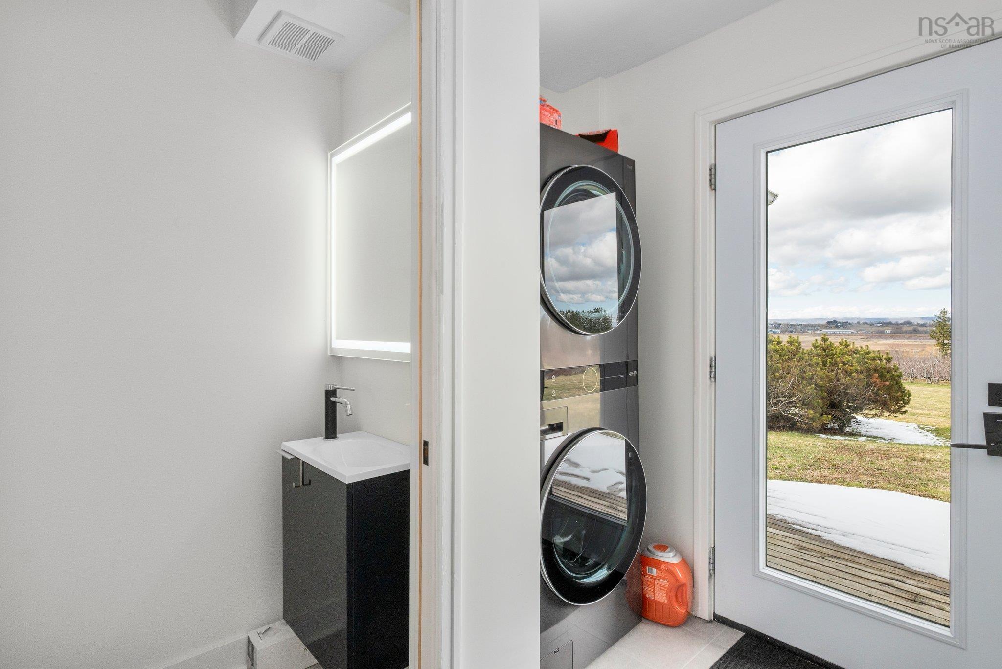 $899,900.00: 10165 Highway 1, Greenwich