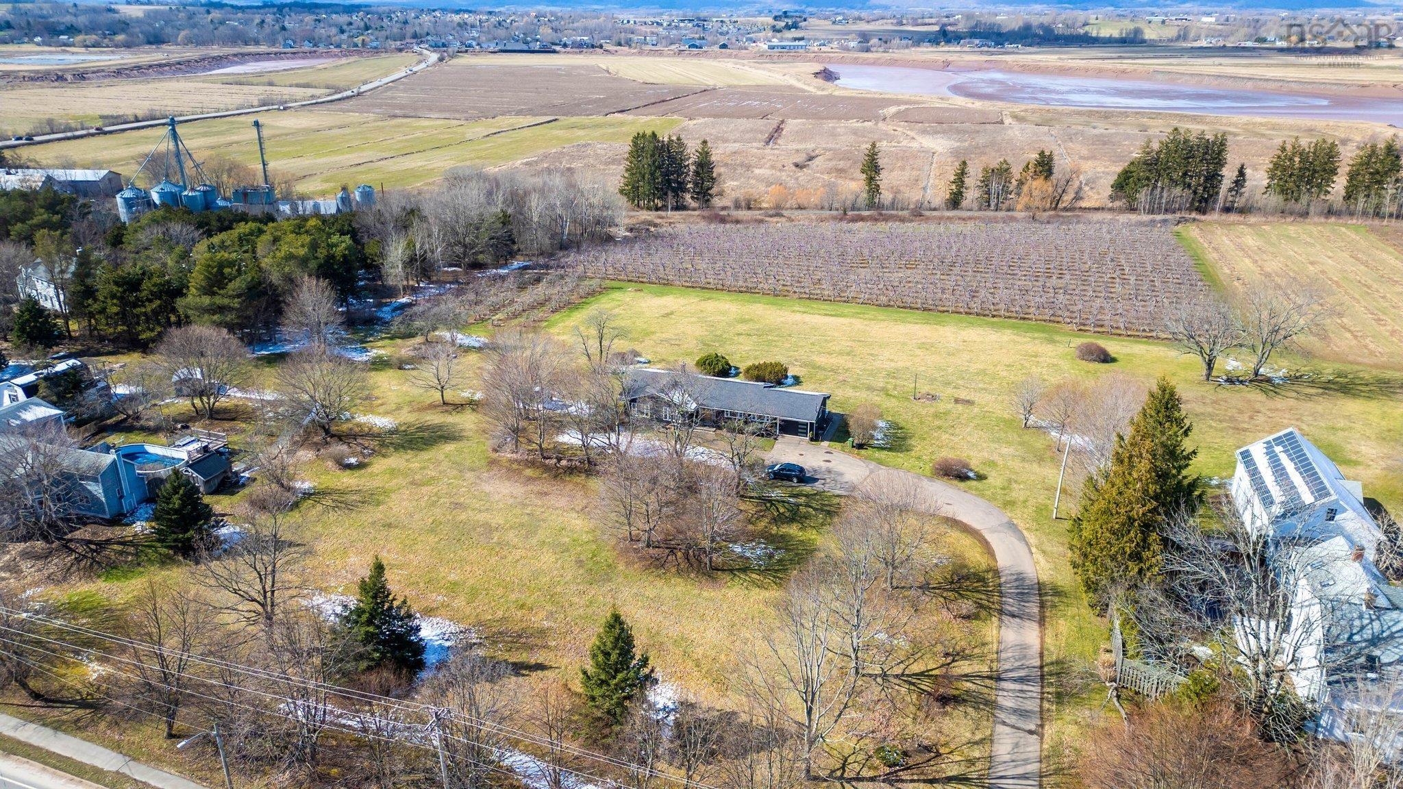 $899,900.00: 10165 Highway 1, Greenwich