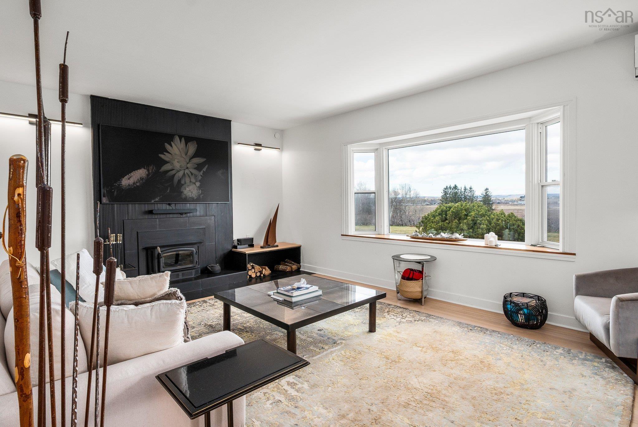 $899,900.00: 10165 Highway 1, Greenwich