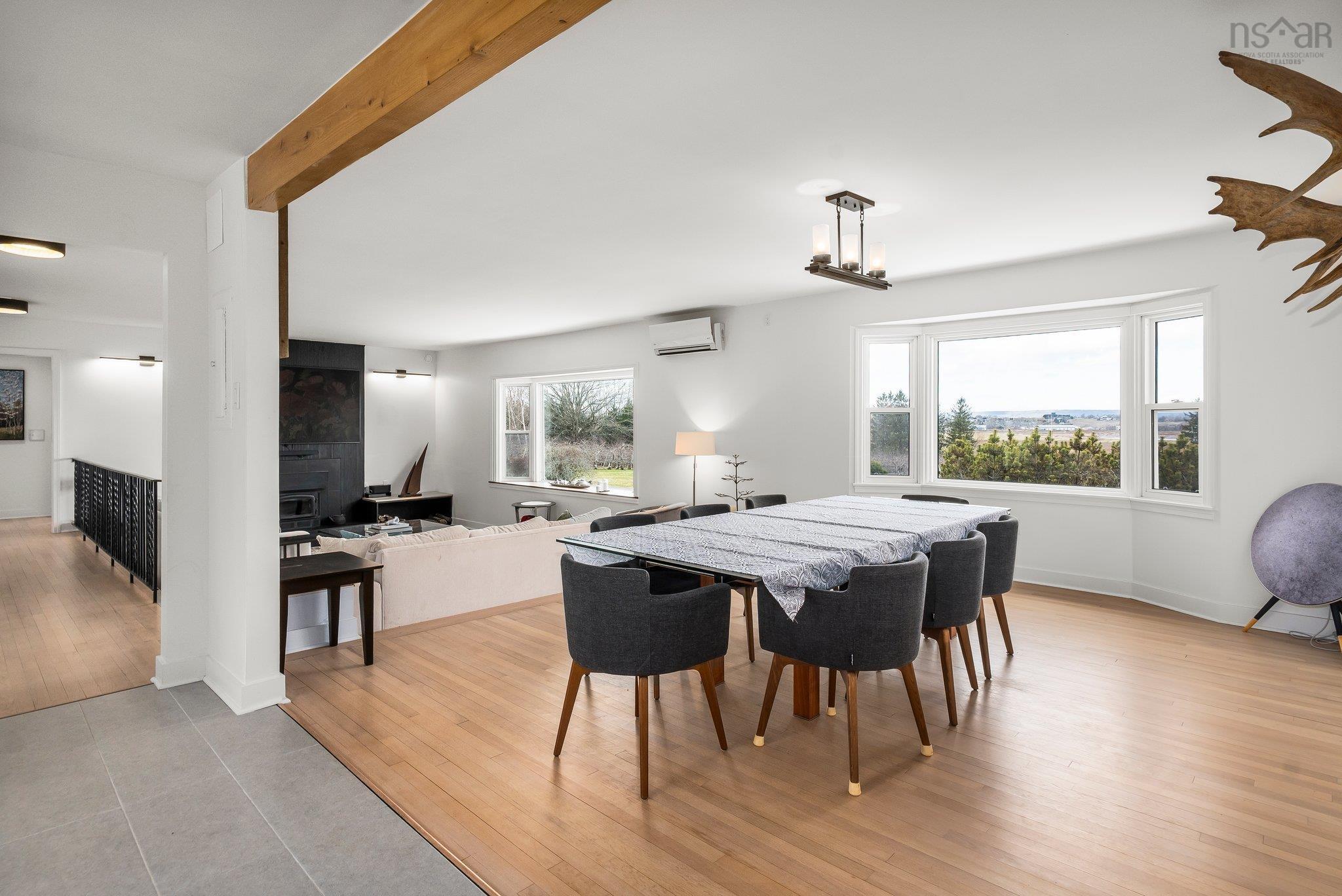 $899,900.00: 10165 Highway 1, Greenwich