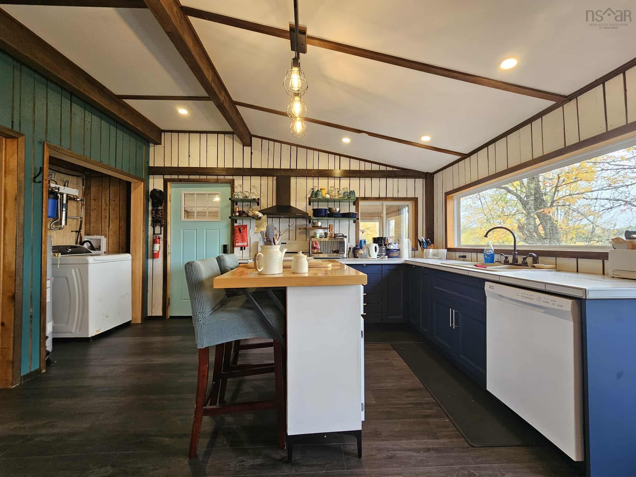 $439,000.00: 1127 Lake Road, Mattatall Lake