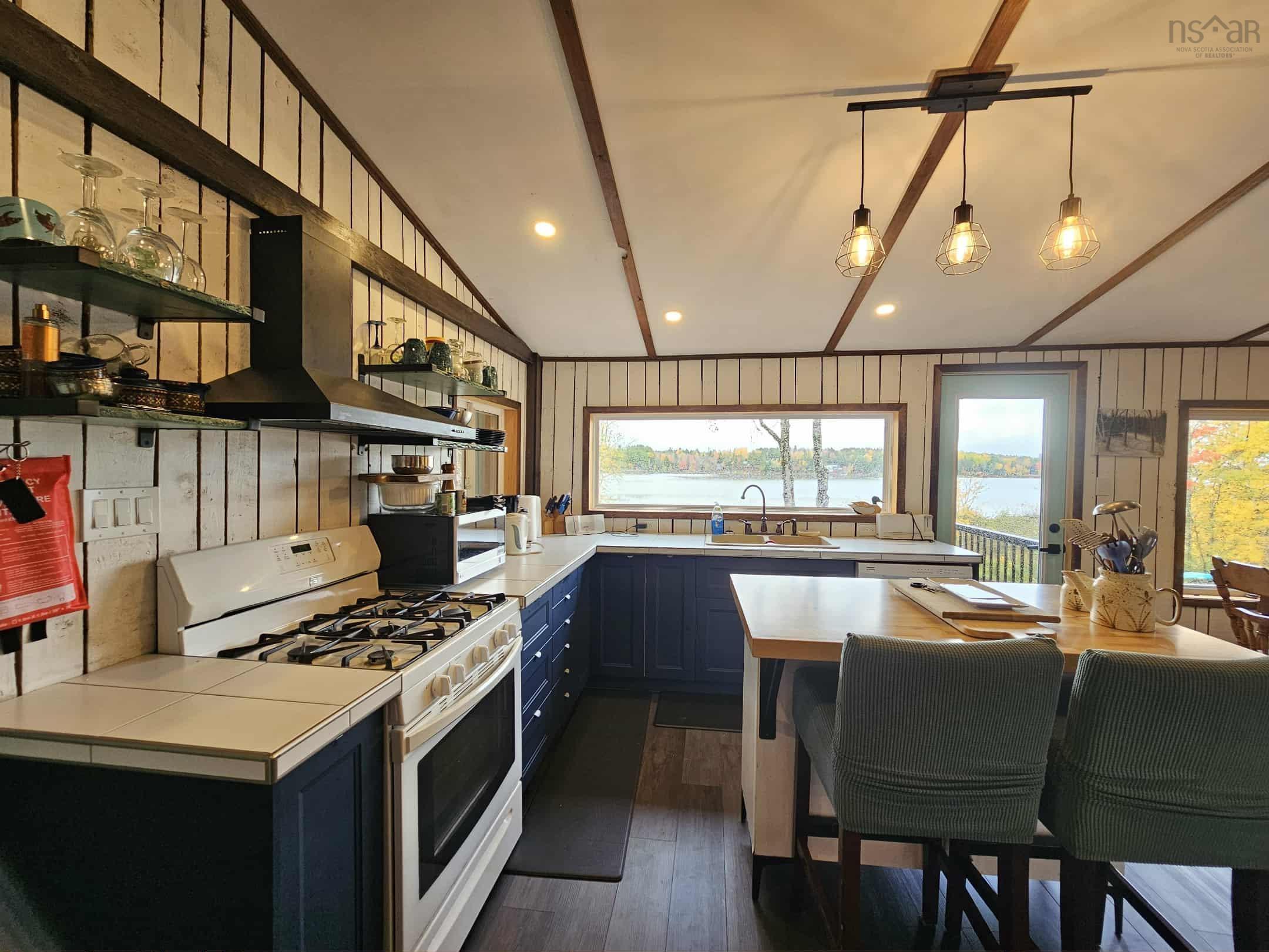 $439,000.00: 1127 Lake Road, Mattatall Lake