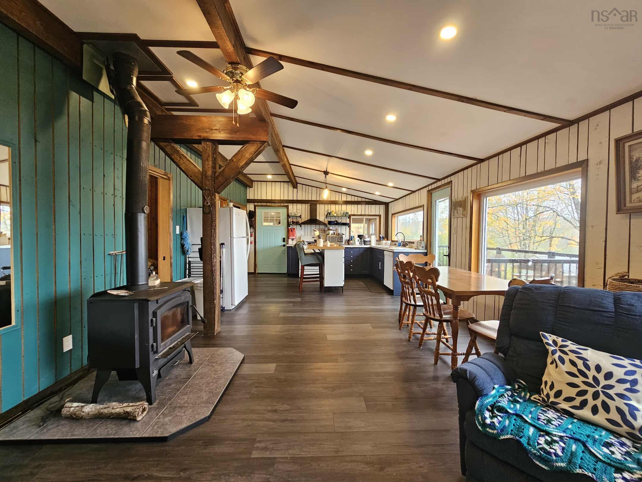 $439,000.00: 1127 Lake Road, Mattatall Lake