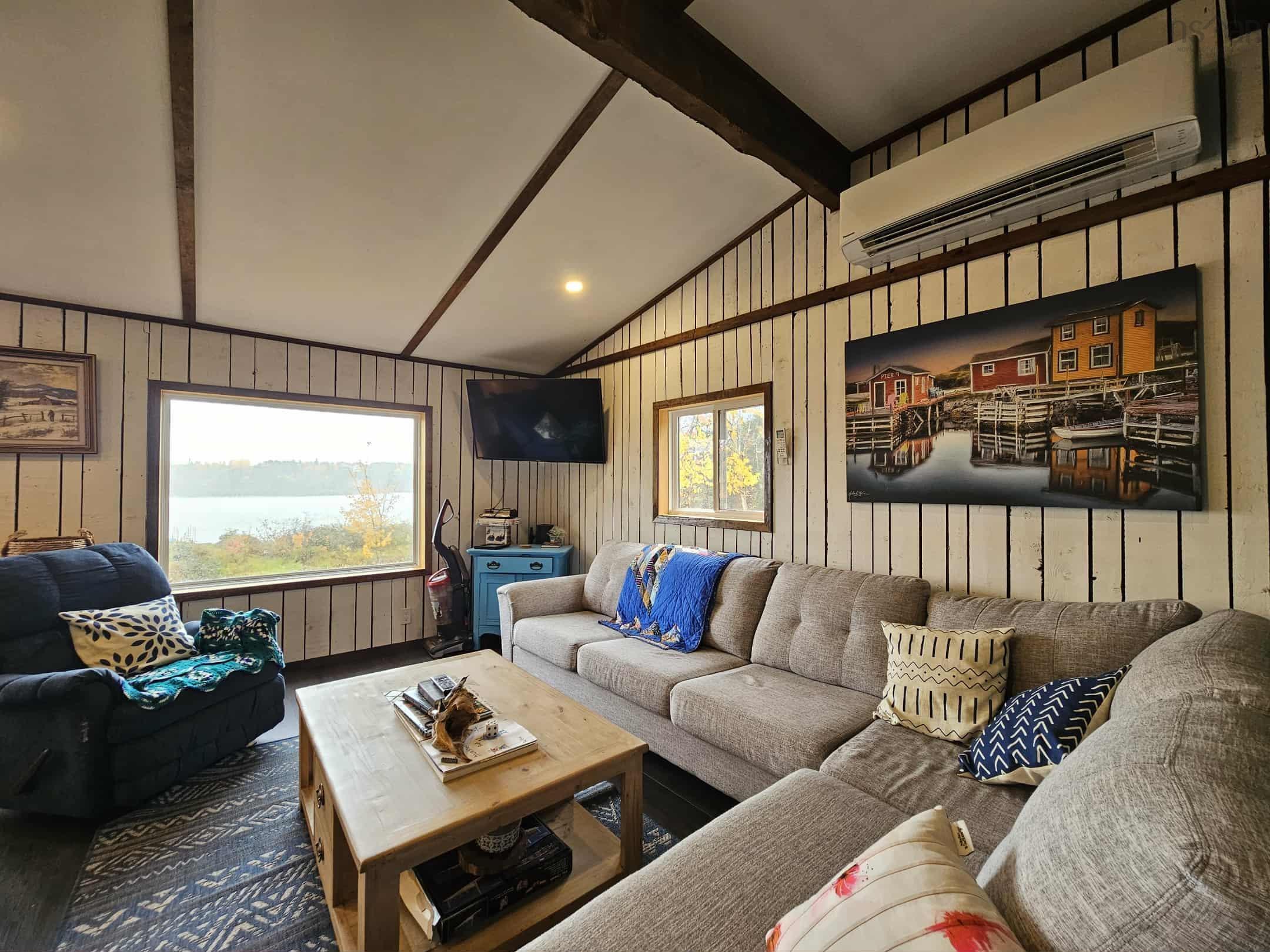 $439,000.00: 1127 Lake Road, Mattatall Lake