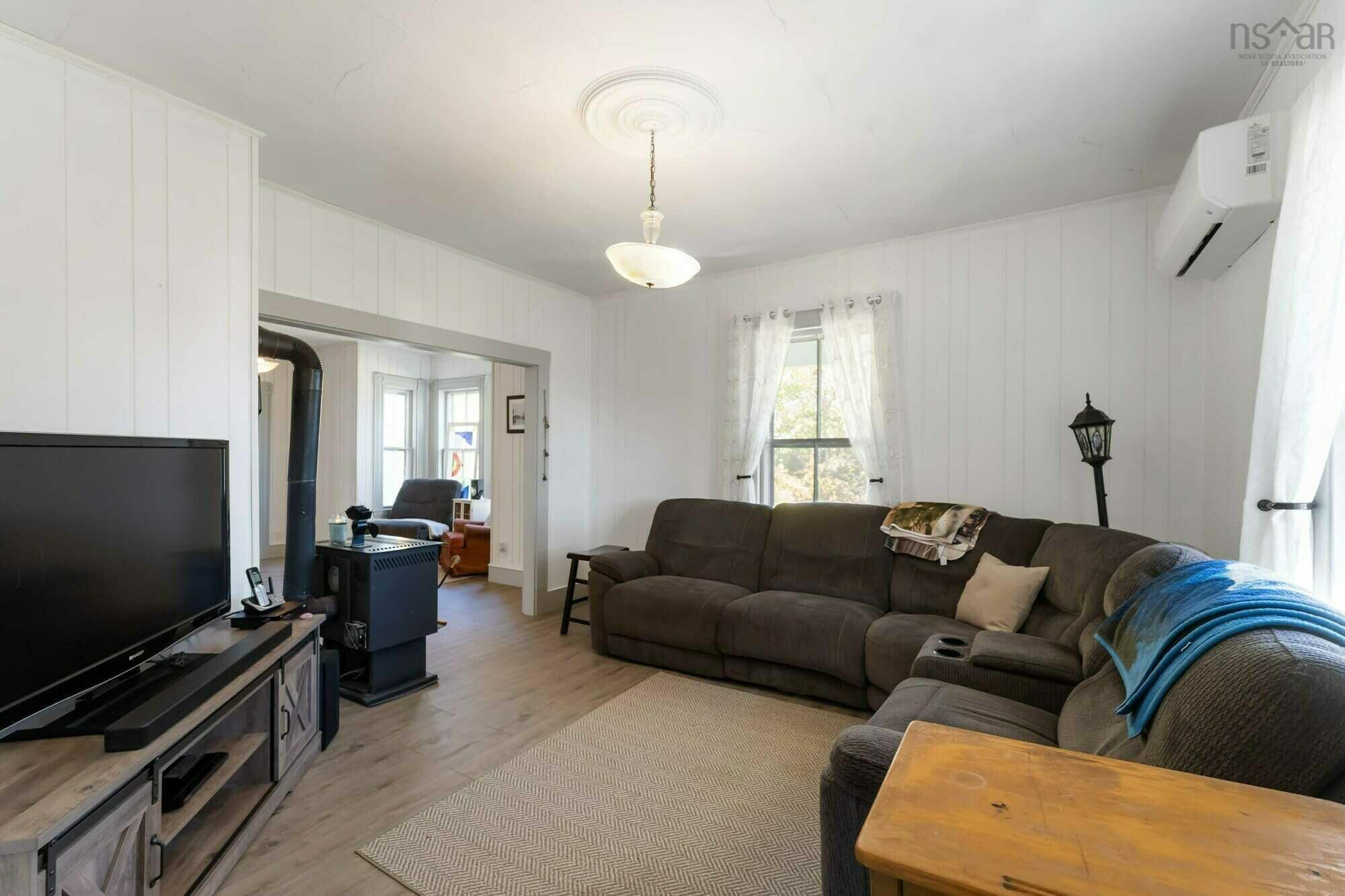 $488,000.00: 2149 Highway 203, Kemptville