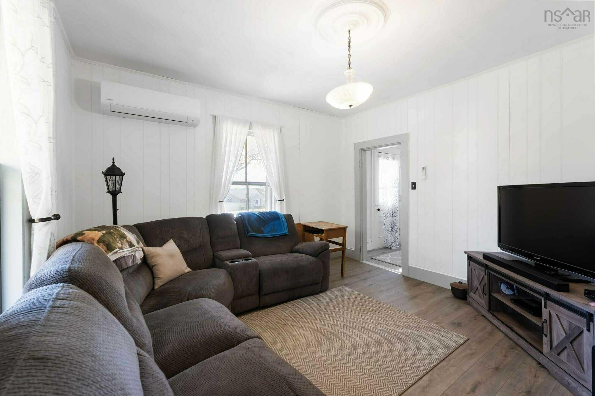 $488,000.00: 2149 Highway 203, Kemptville