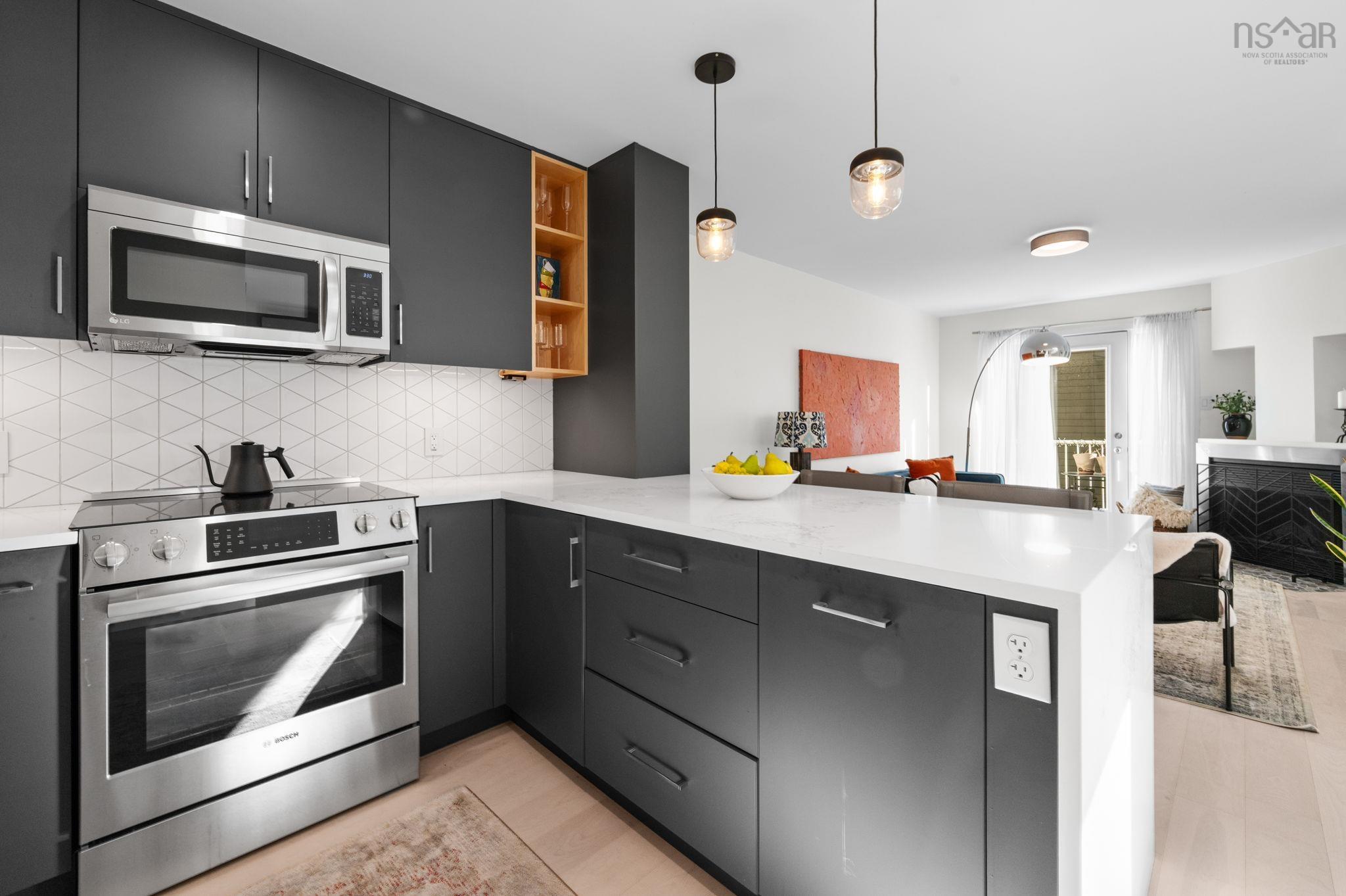 $899,900.00: 1 1345 Dresden Row, Halifax