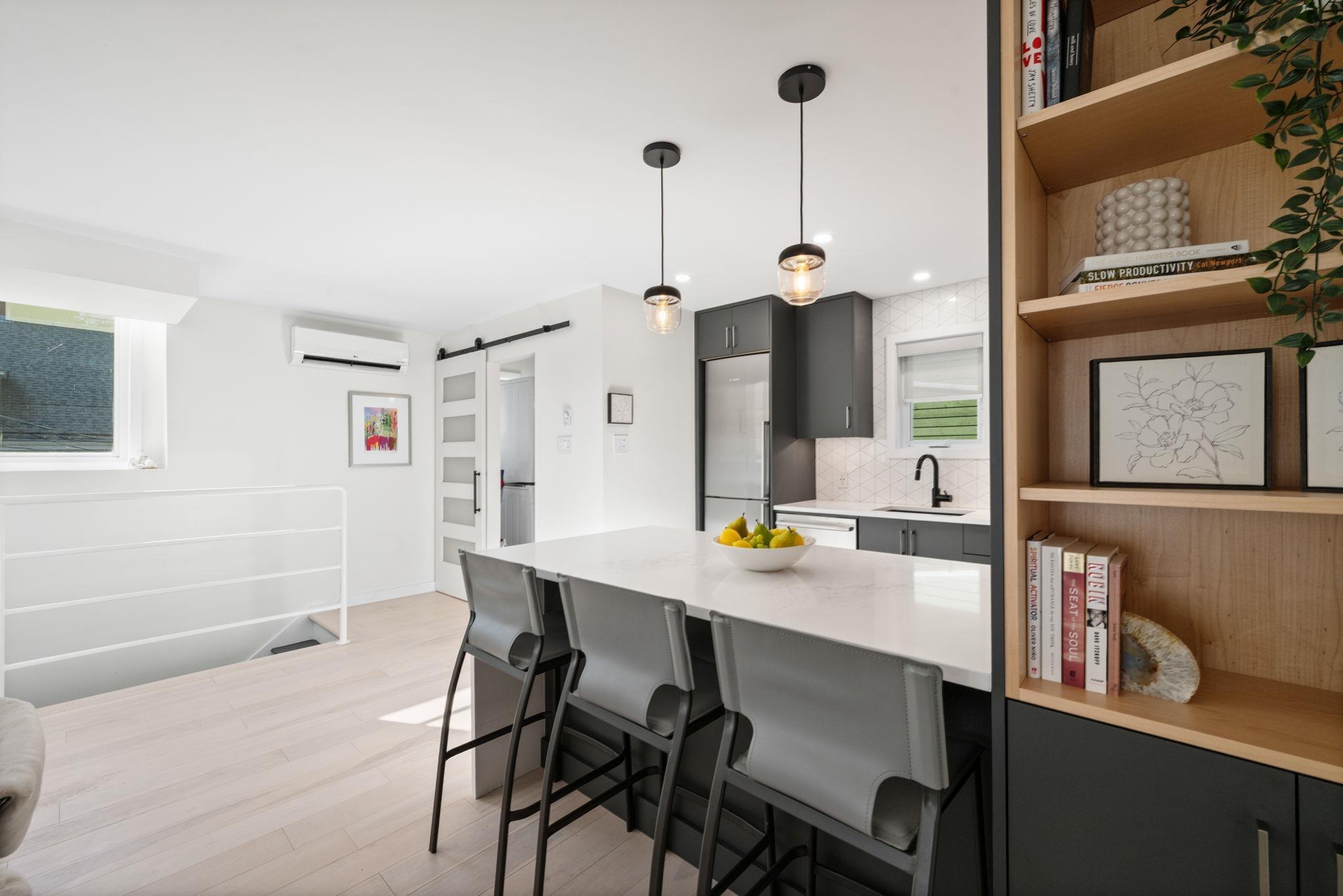 $899,900.00: 1 1345 Dresden Row, Halifax