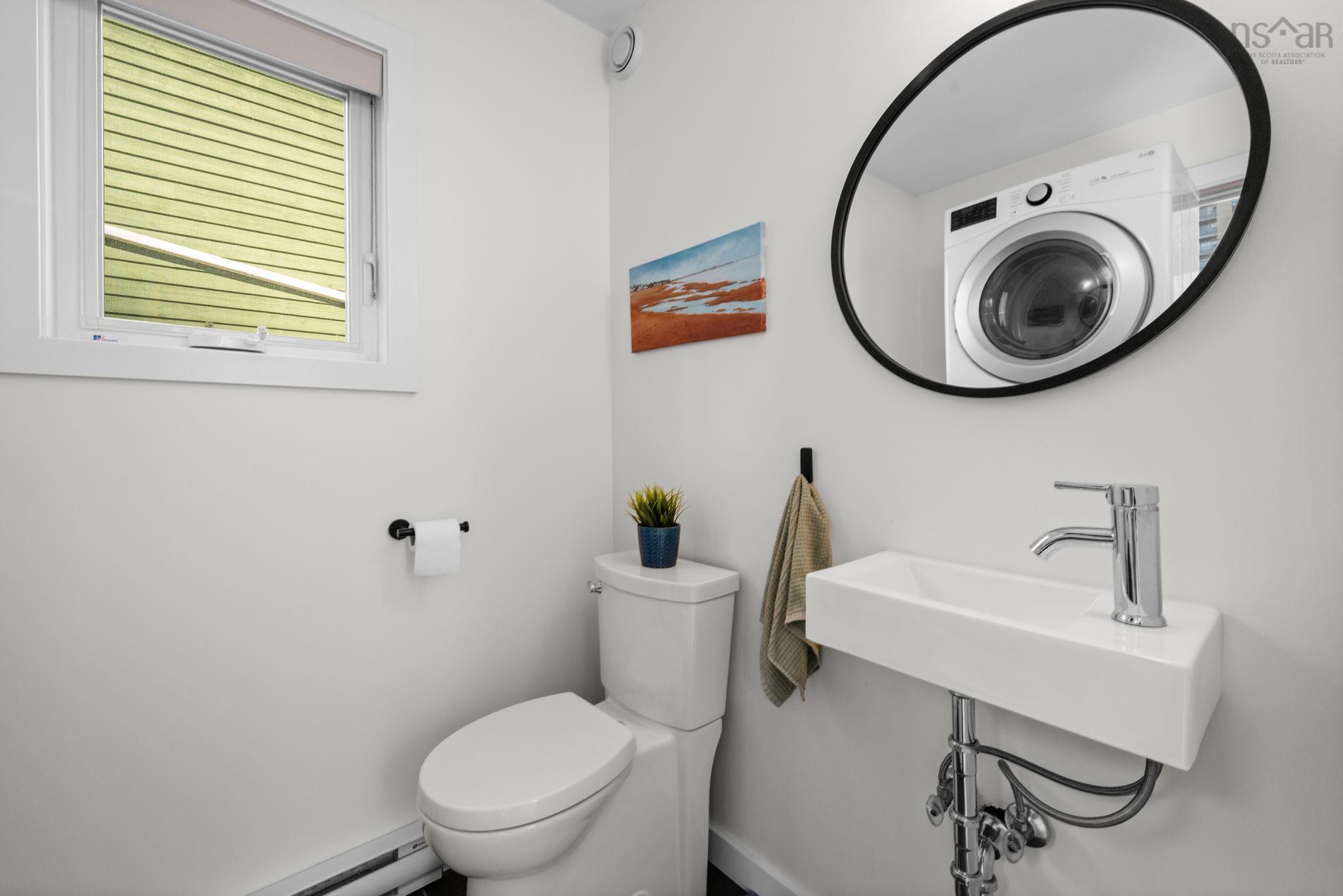 $899,900.00: 1 1345 Dresden Row, Halifax