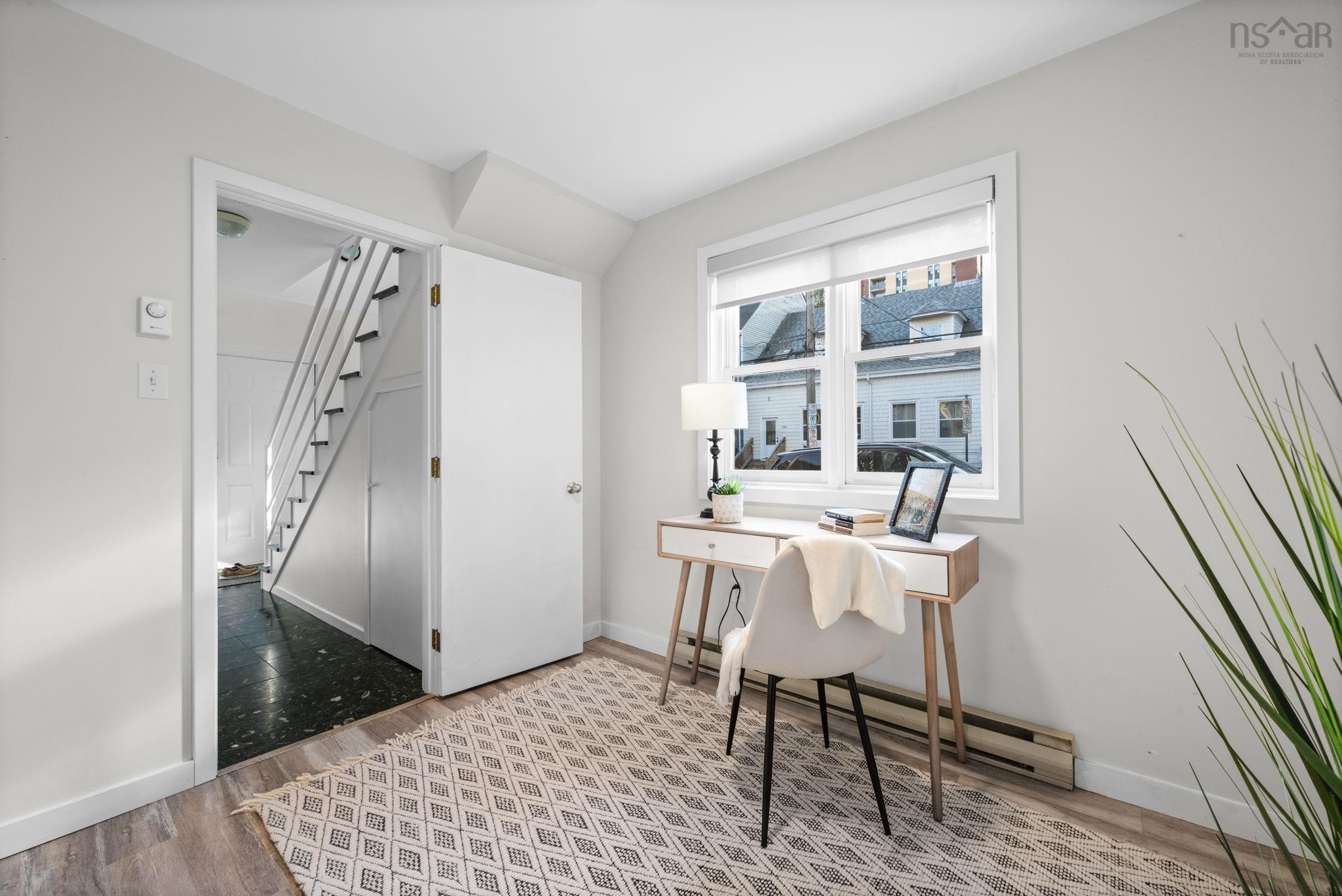 $899,900.00: 1 1345 Dresden Row, Halifax