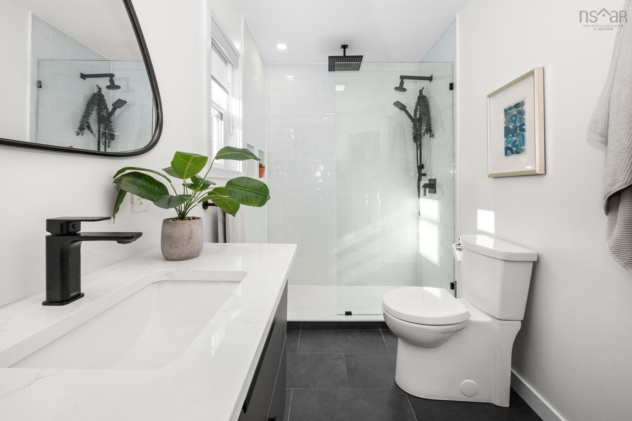 $899,900.00: 1 1345 Dresden Row, Halifax