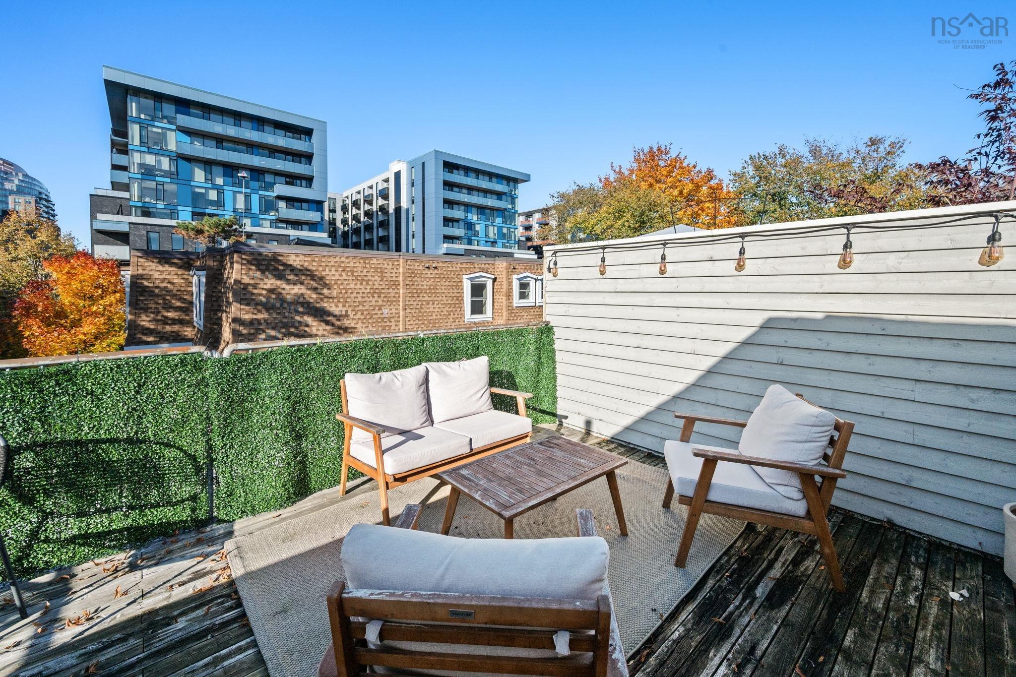 $899,900.00: 1 1345 Dresden Row, Halifax