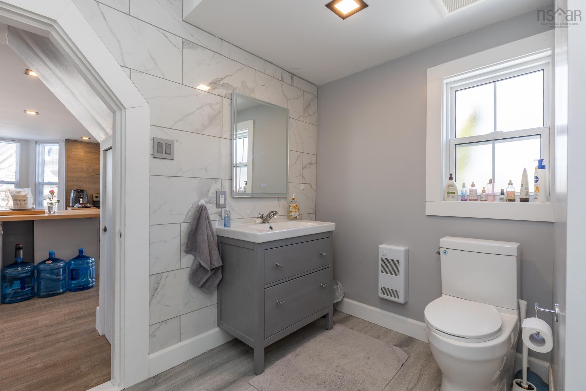 $339,000.00: 3401 Main Shore Road, Port Maitland