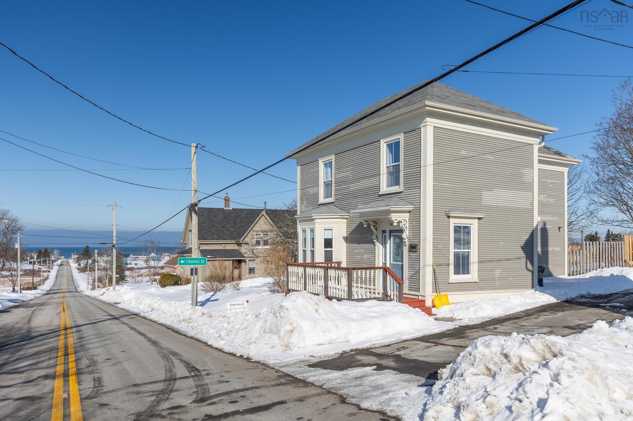 $339,000.00: 3401 Main Shore Road, Port Maitland