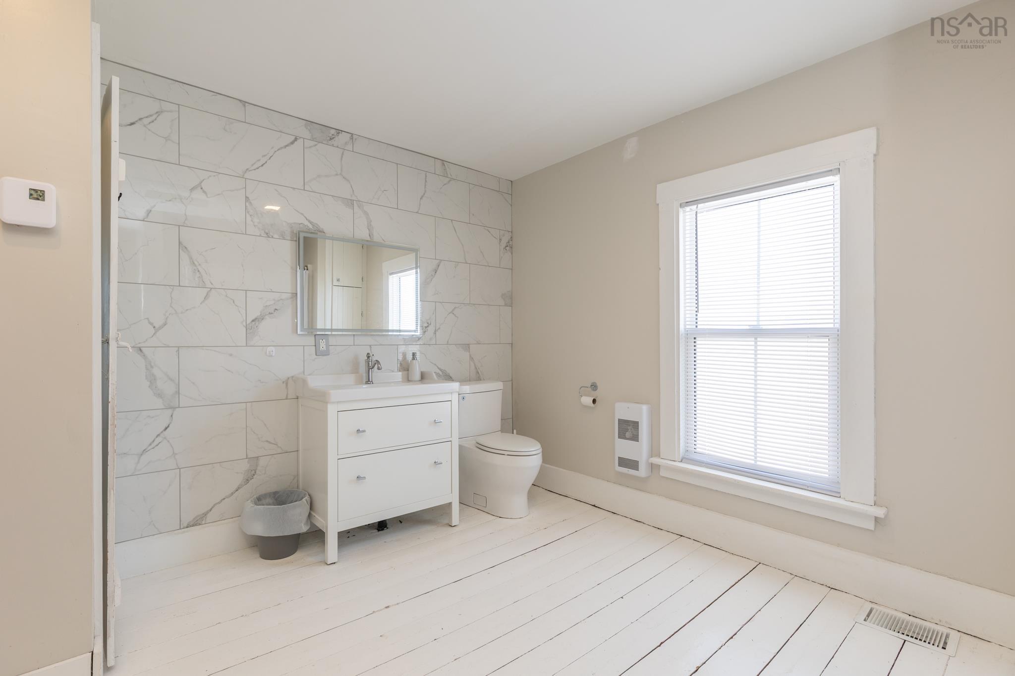 $339,000.00: 3401 Main Shore Road, Port Maitland