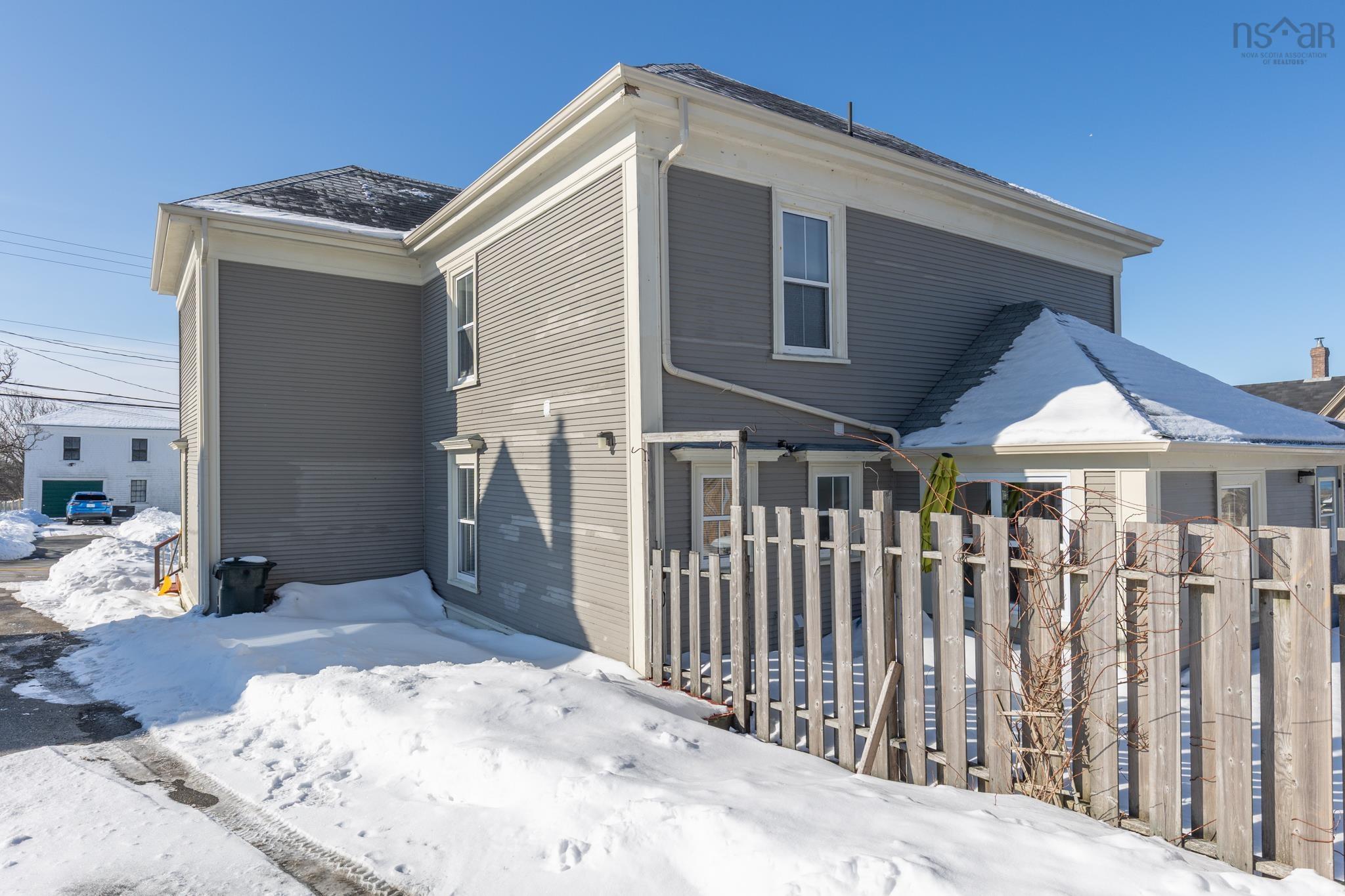 $339,000.00: 3401 Main Shore Road, Port Maitland