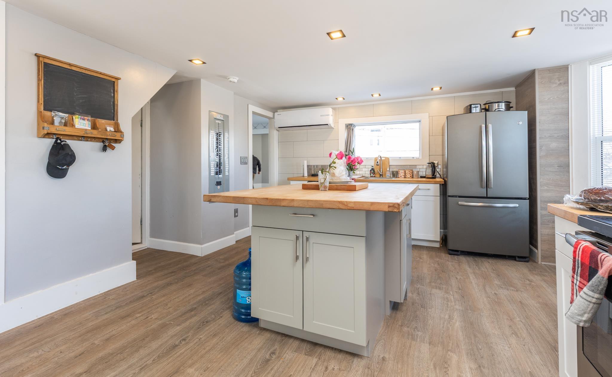 $339,000.00: 3401 Main Shore Road, Port Maitland