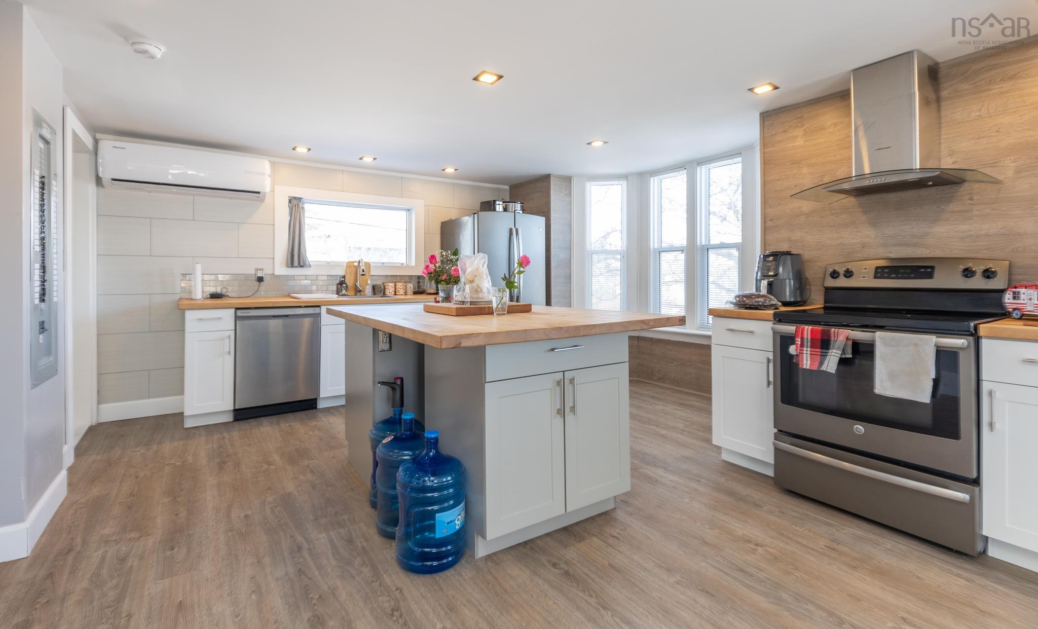 $339,000.00: 3401 Main Shore Road, Port Maitland