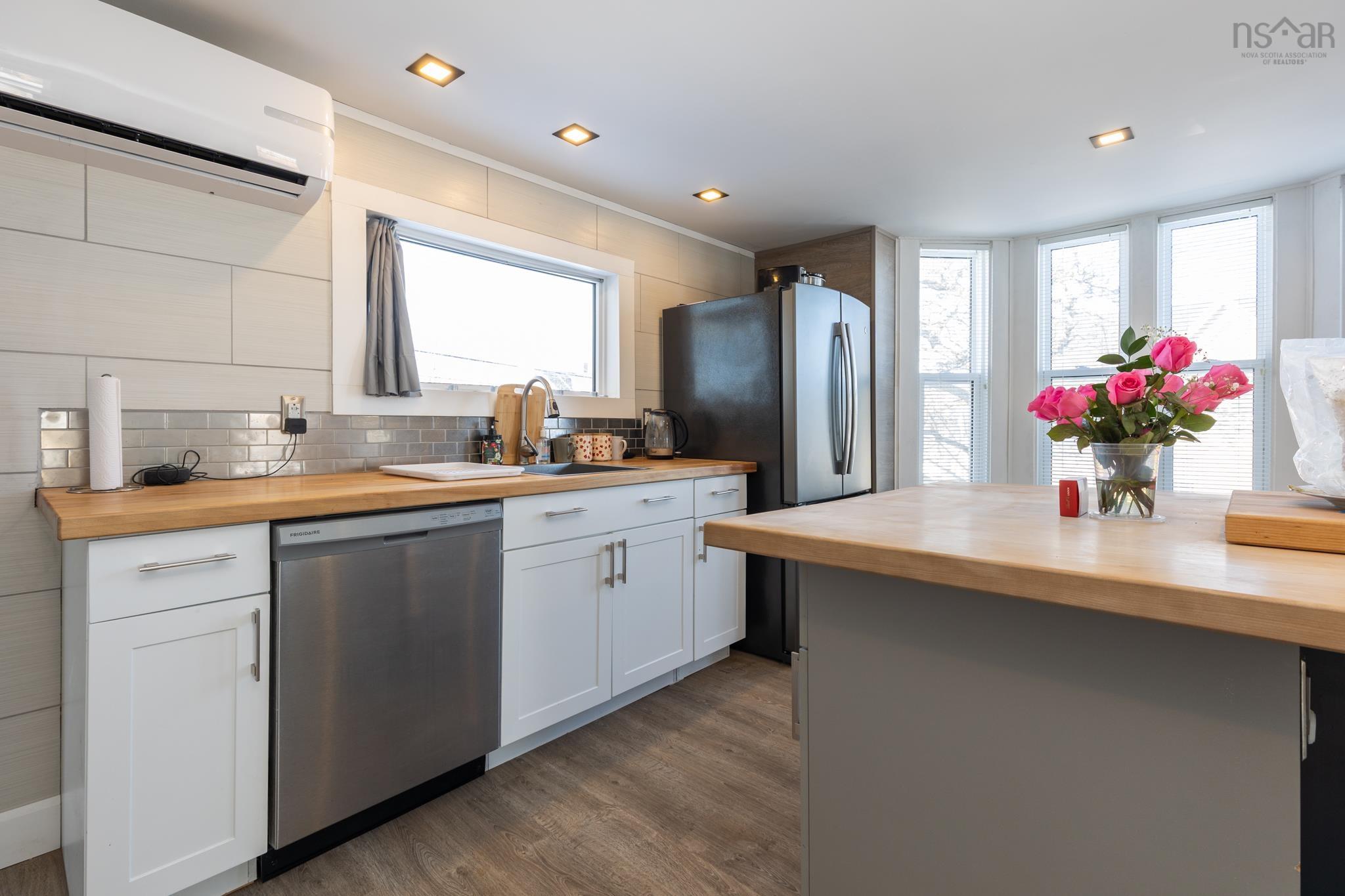 $339,000.00: 3401 Main Shore Road, Port Maitland