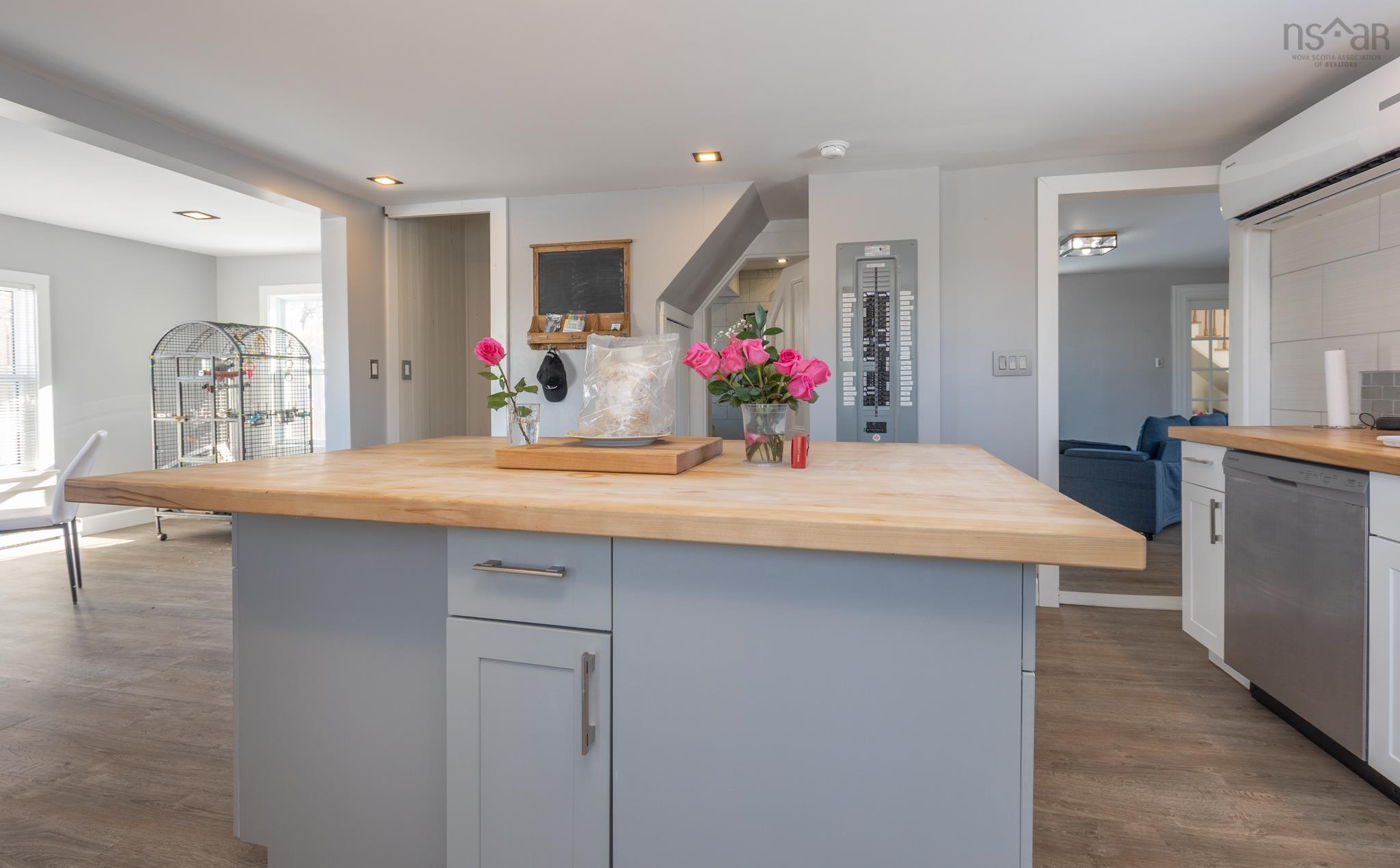 $339,000.00: 3401 Main Shore Road, Port Maitland