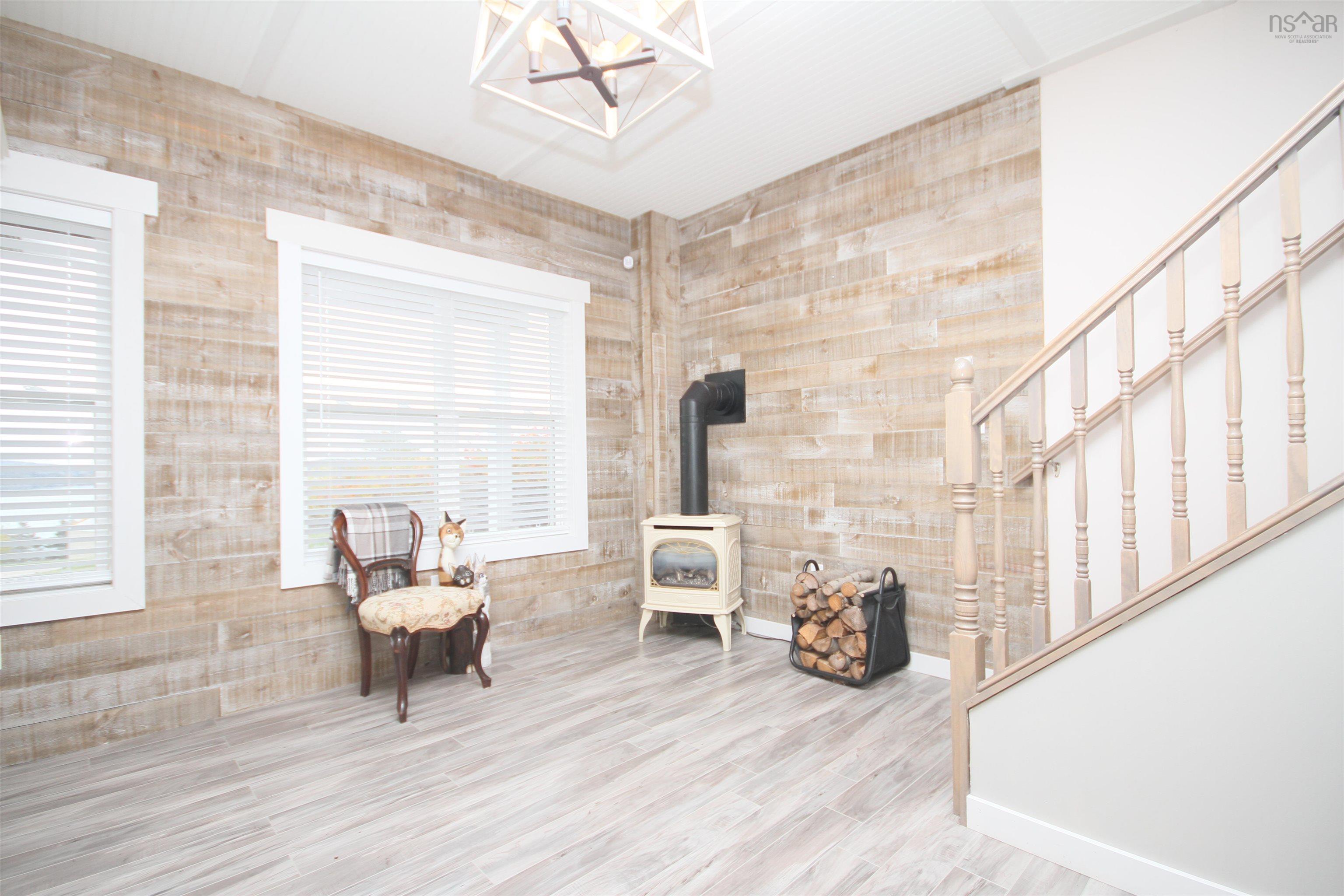 $484,900.00: 10471 highway 16, Guysborough